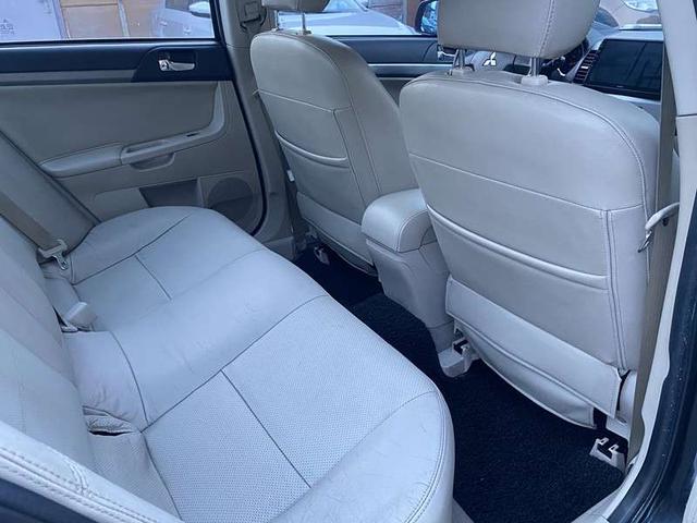 Mitsubishi Yi Shen 2010 thumb 7
