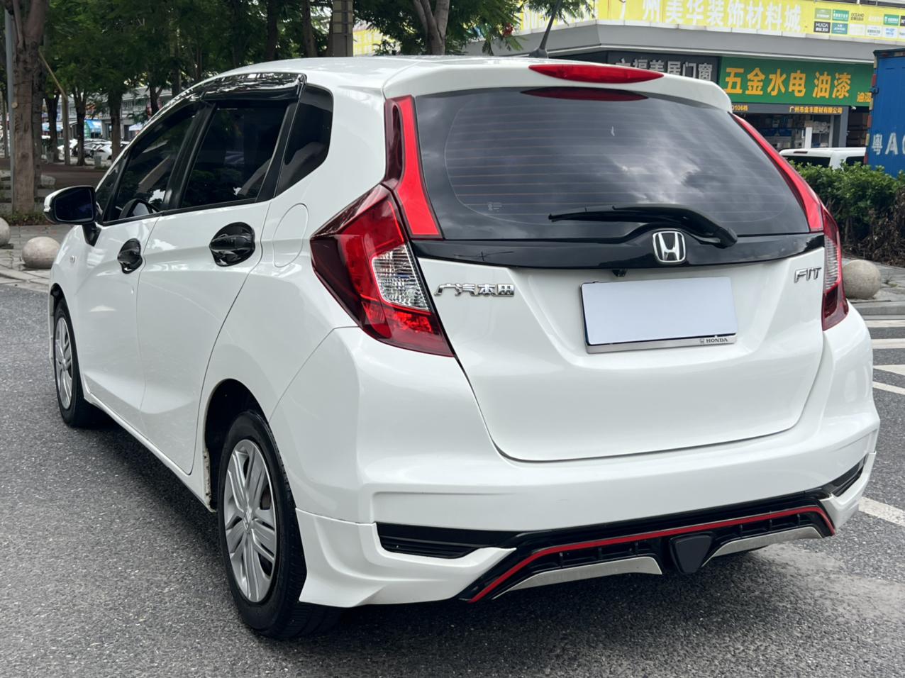 Honda Fit Shuttle 2018 thumb 2