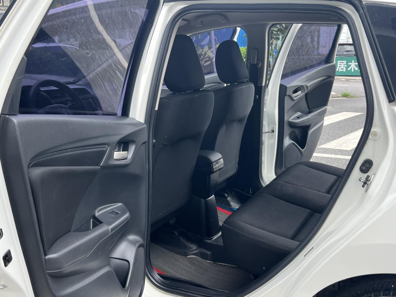 Honda Fit Shuttle 2018 thumb 8