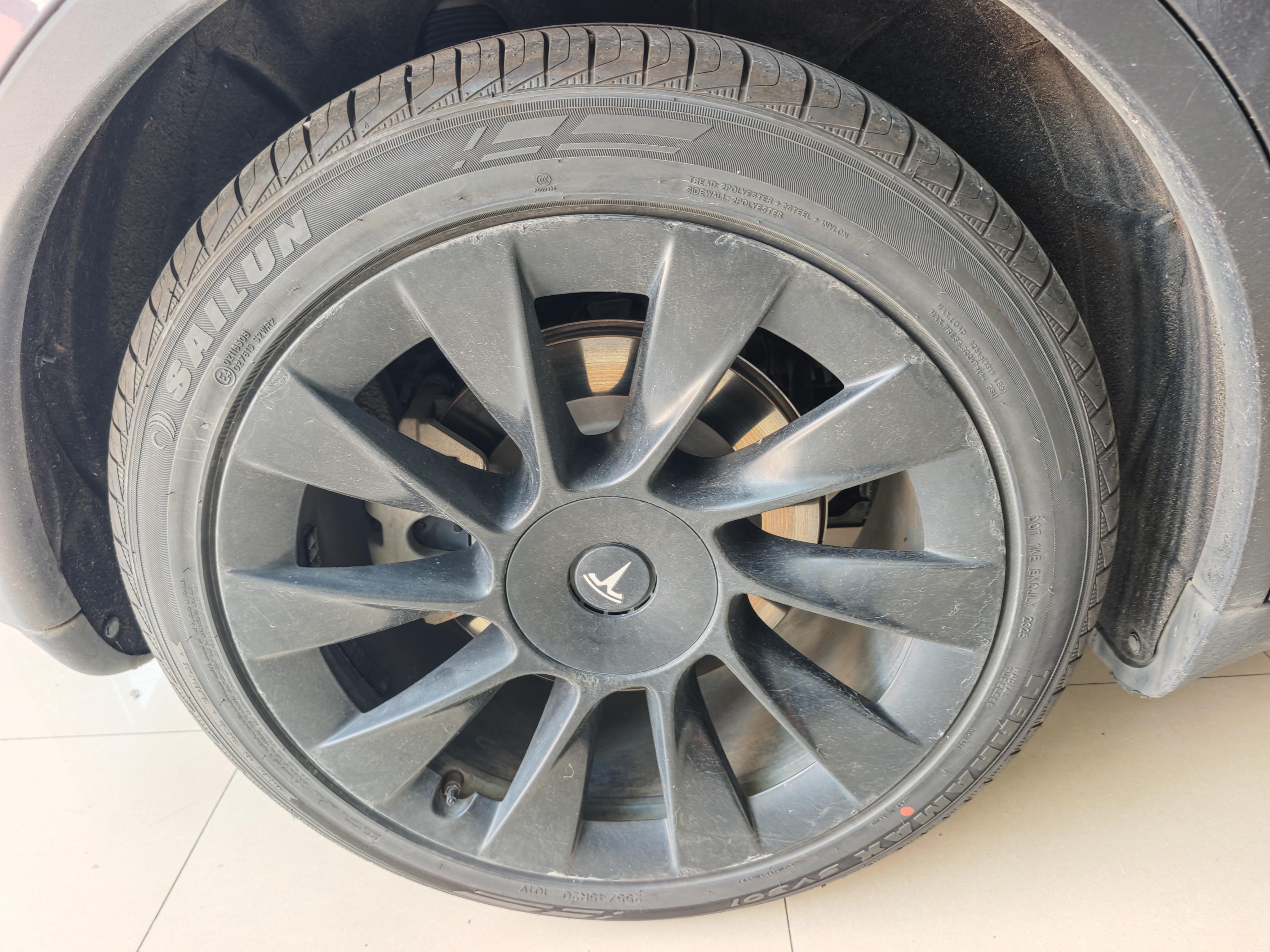 Tesla Model Y 2021 thumb 5