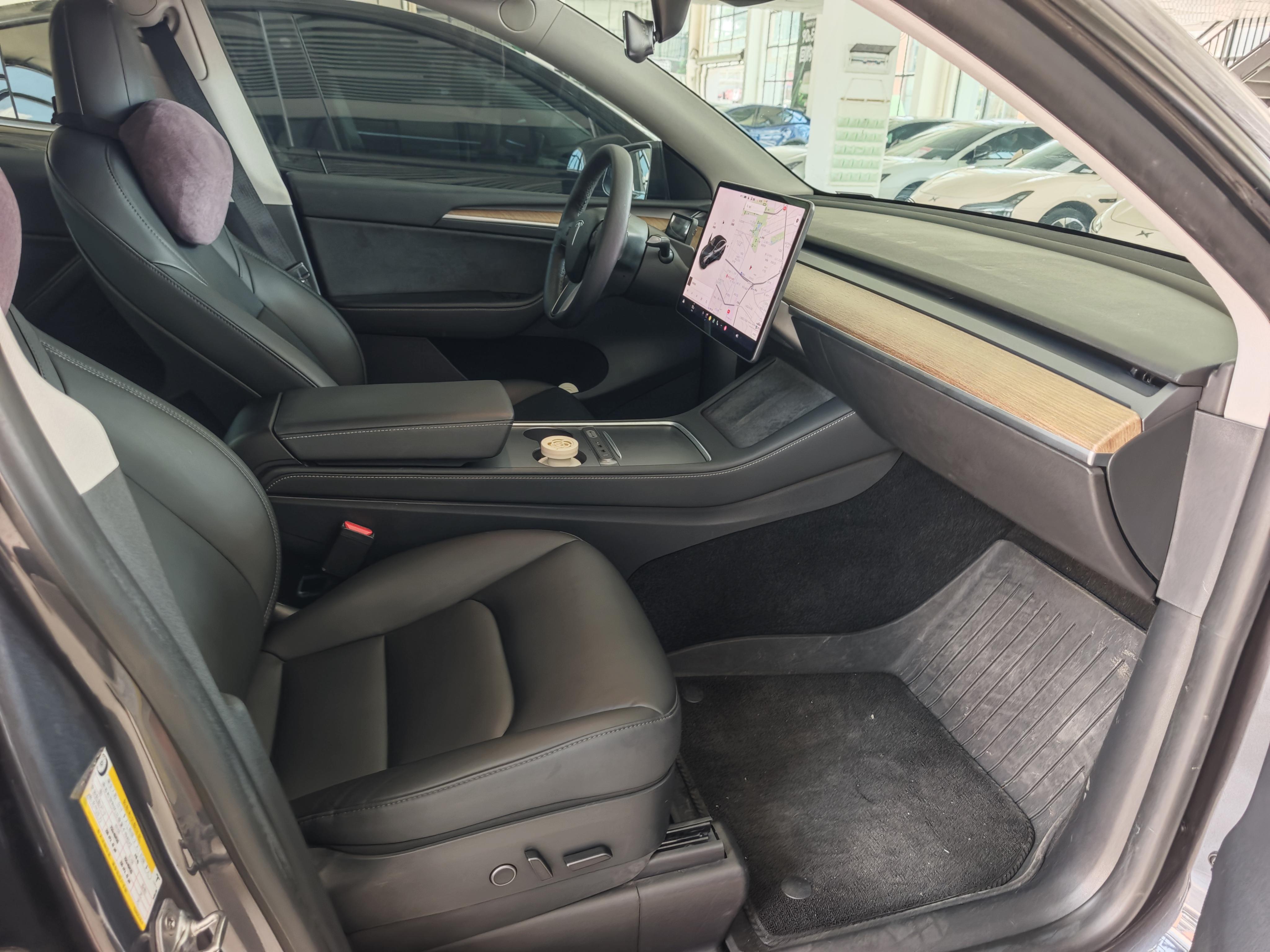 Tesla Model Y 2021 thumb 6