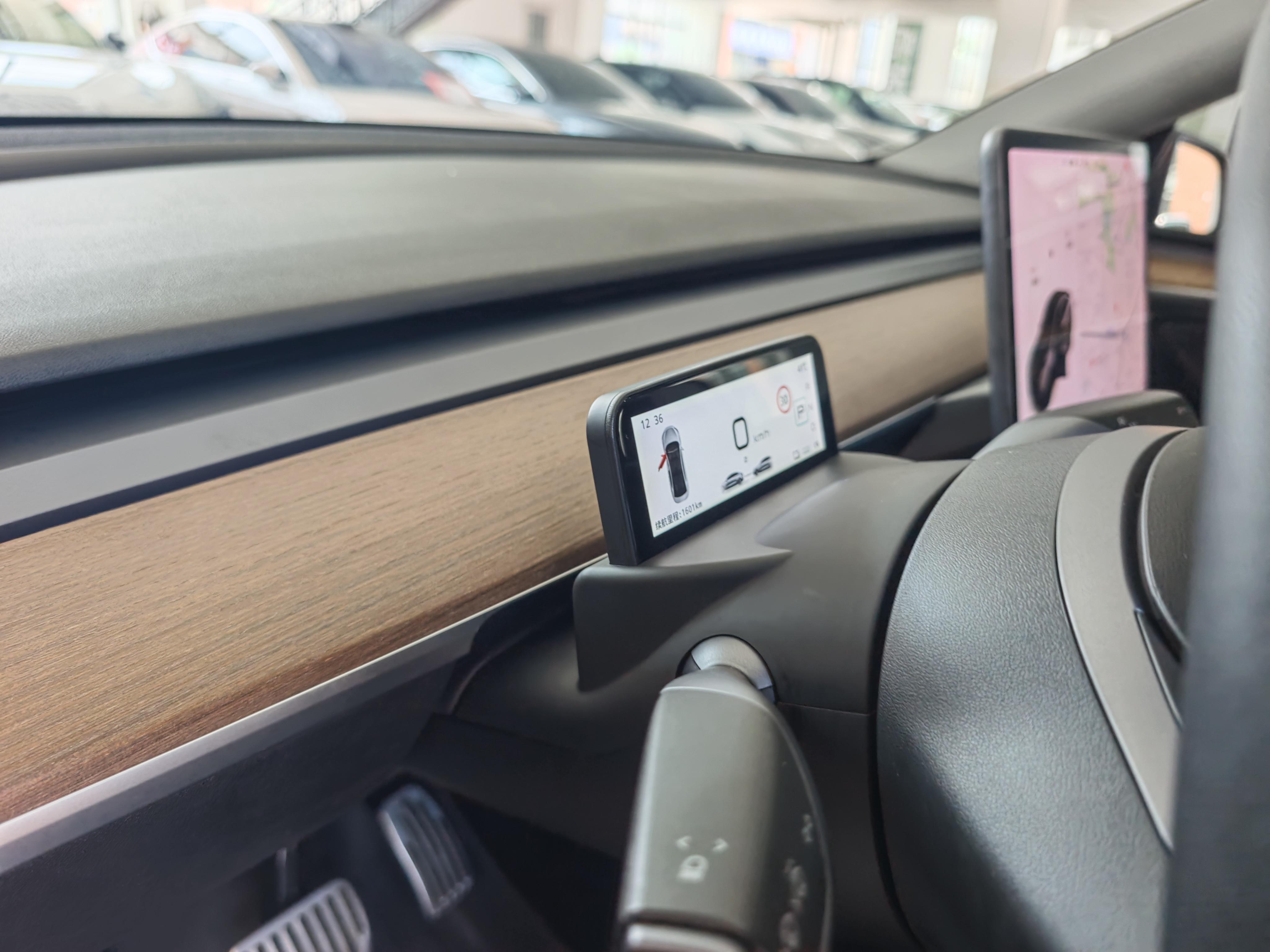 Tesla Model Y 2021 thumb 7