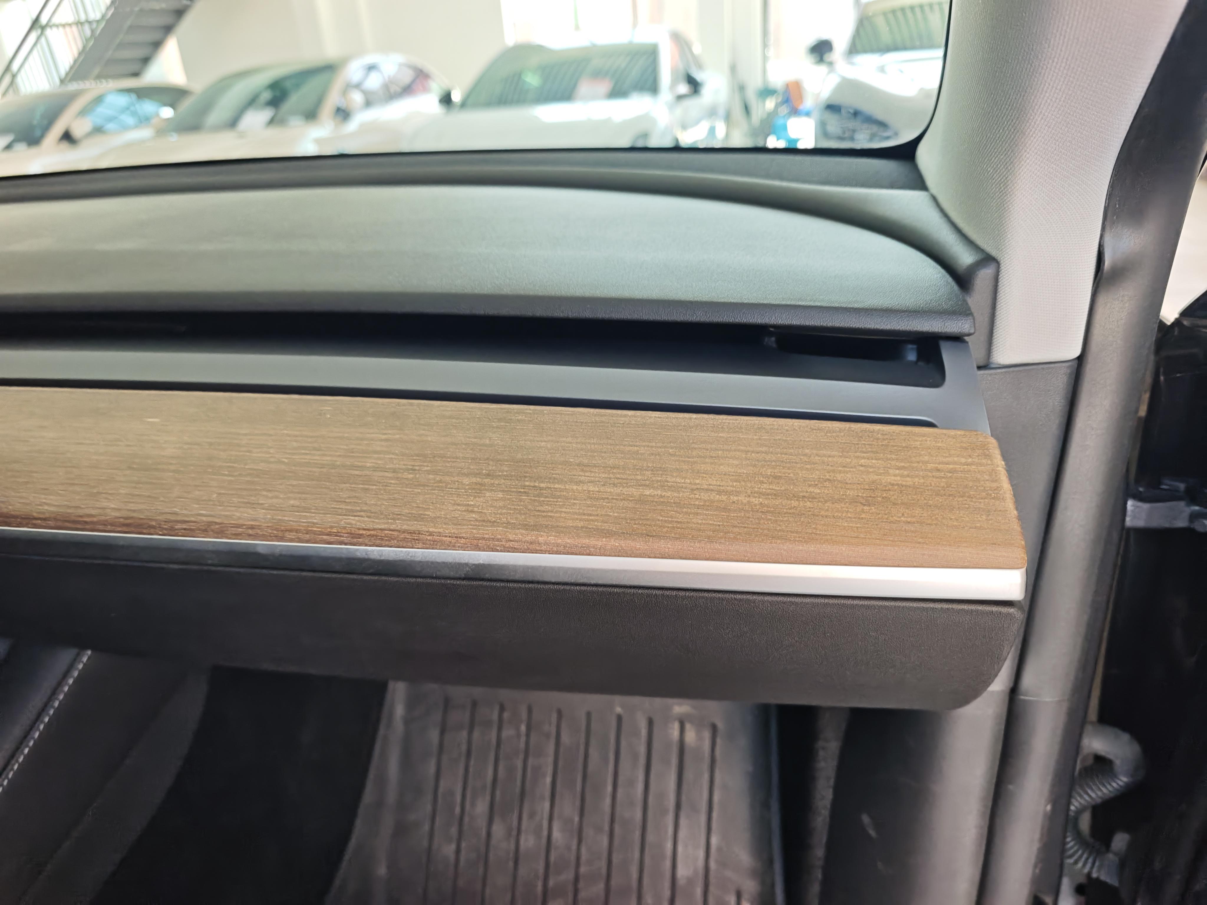 Tesla Model Y 2021 thumb 8