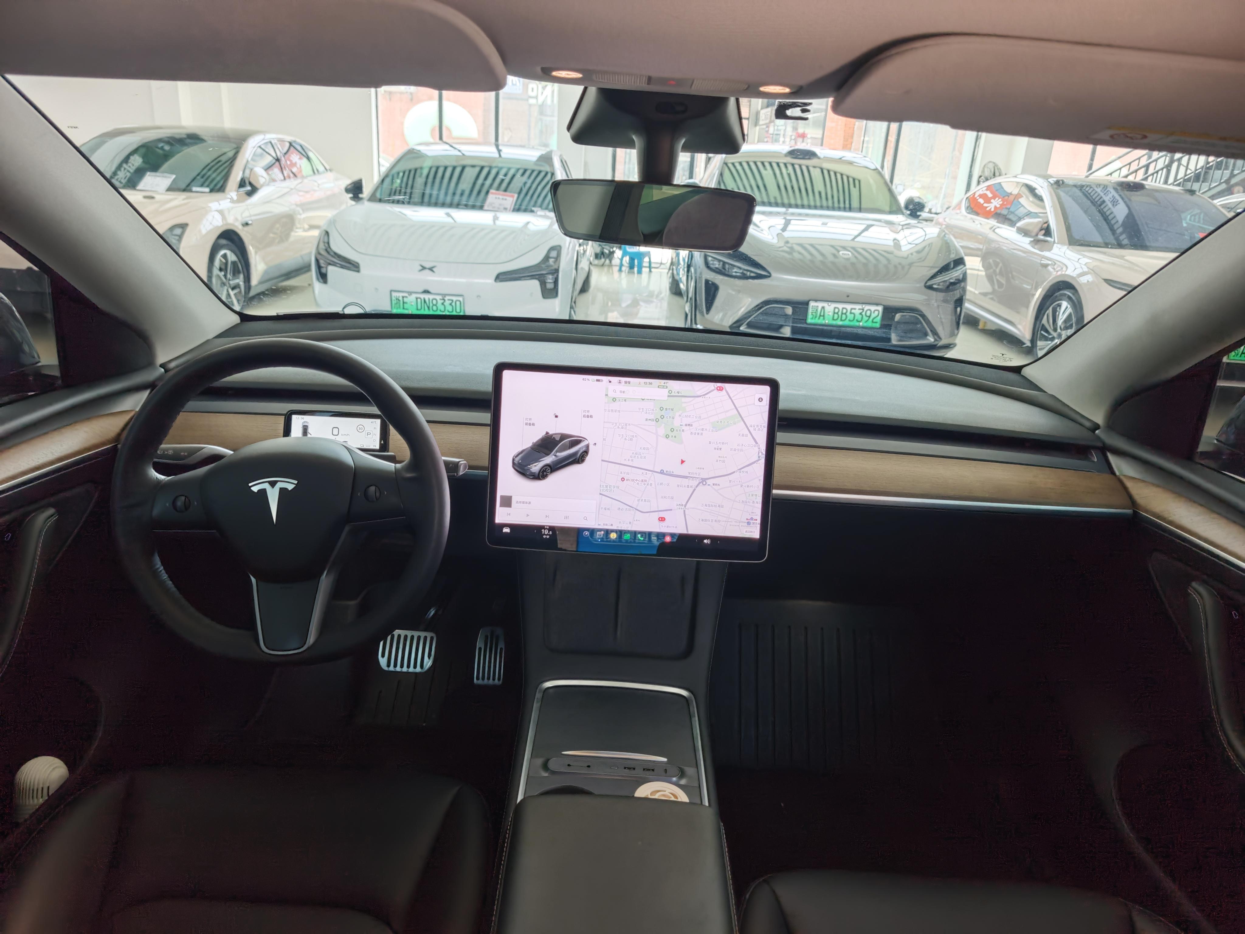 Tesla Model Y 2021 thumb 10