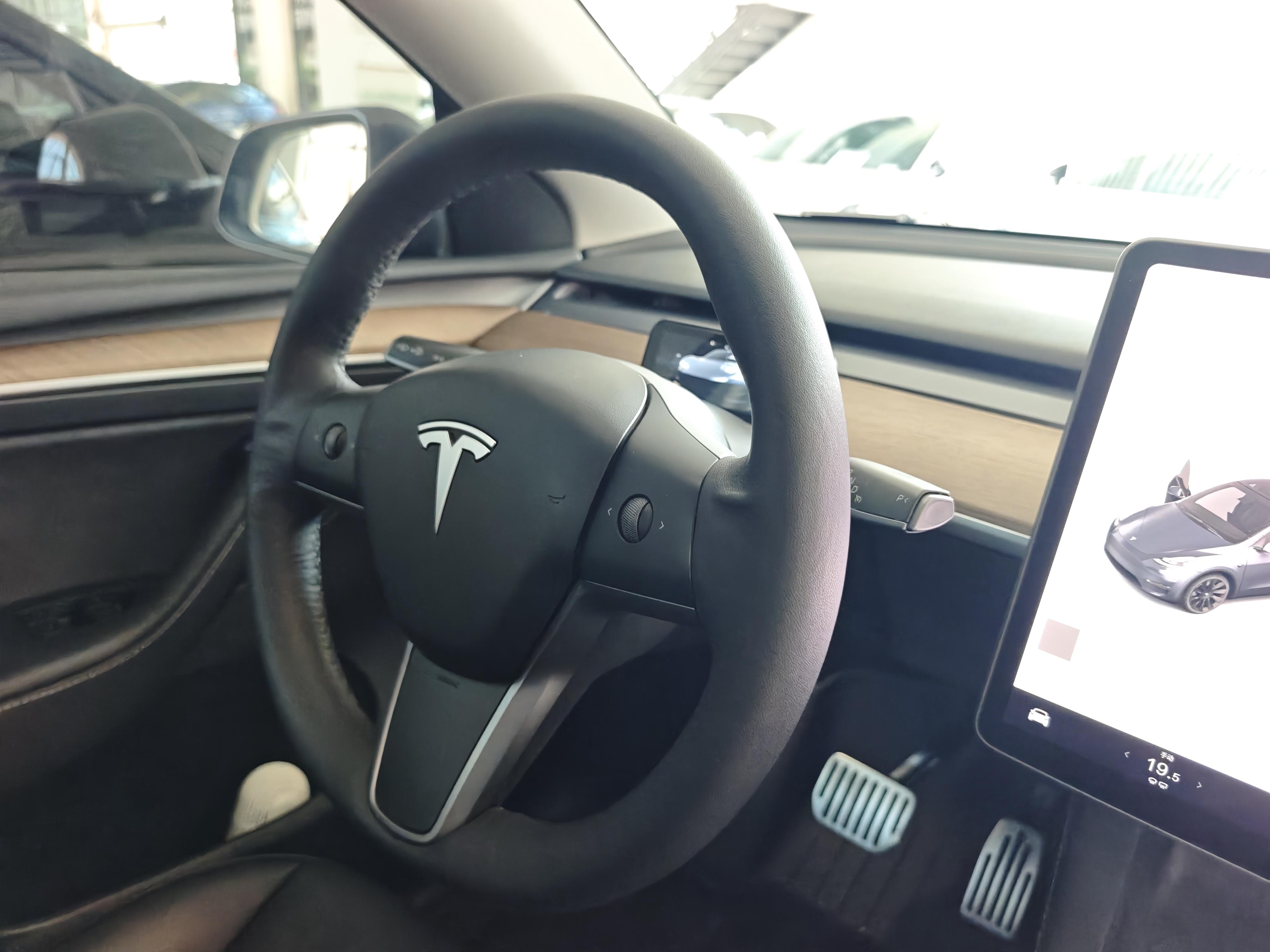 Tesla Model Y 2021 thumb 11