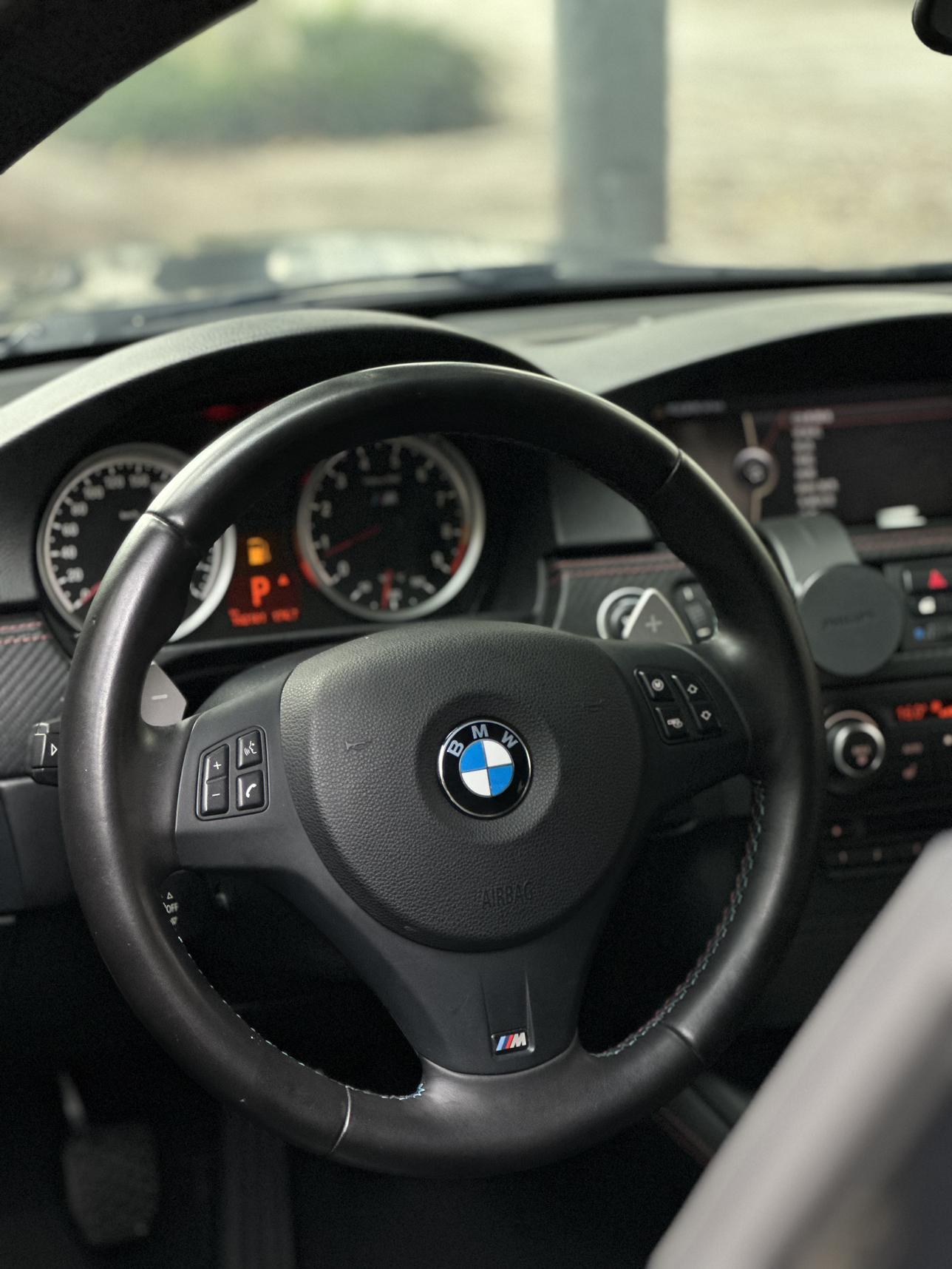BMW M3 2011 thumb 12