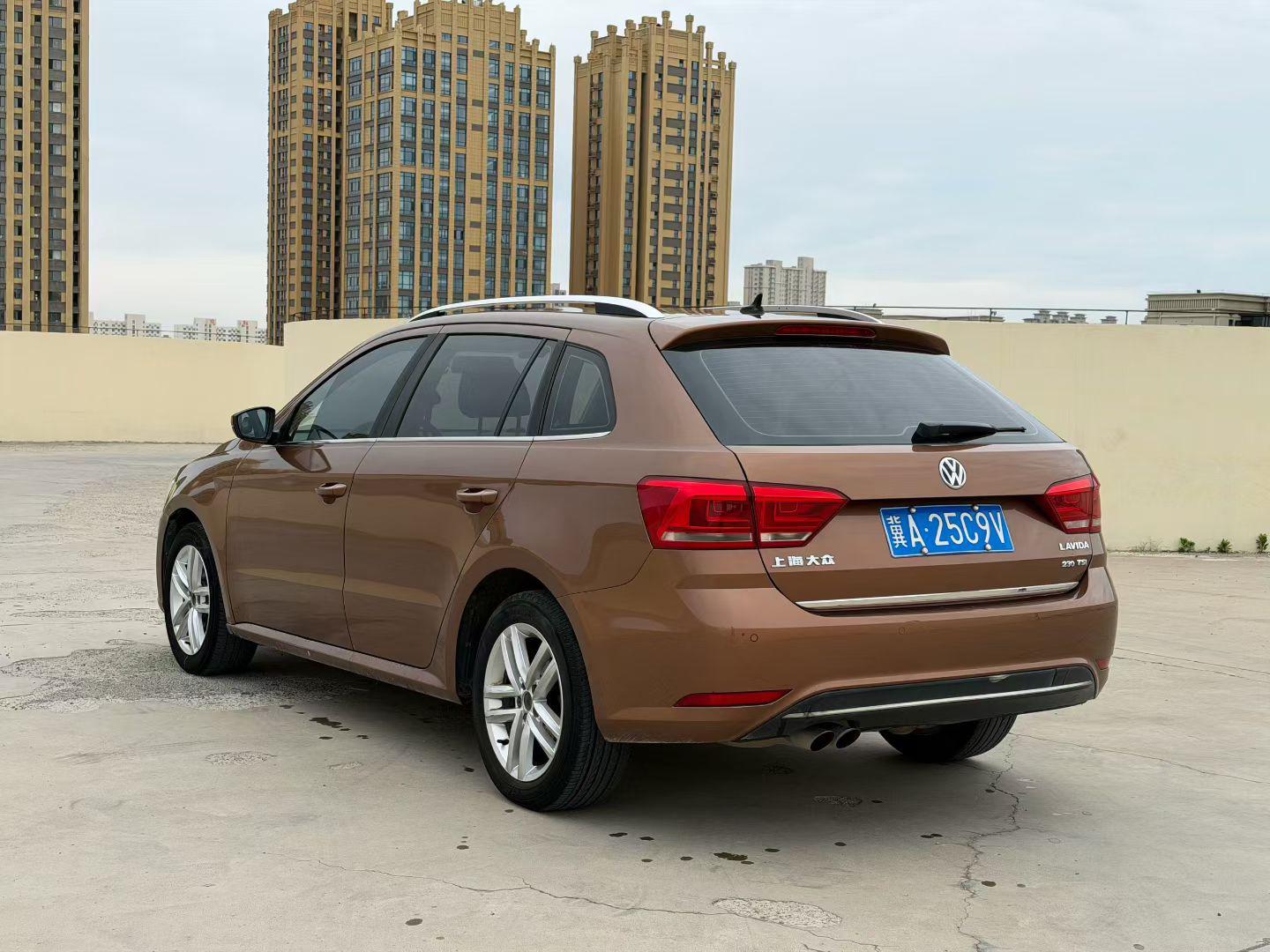 Volkswagen Lavida 2015 thumb 2
