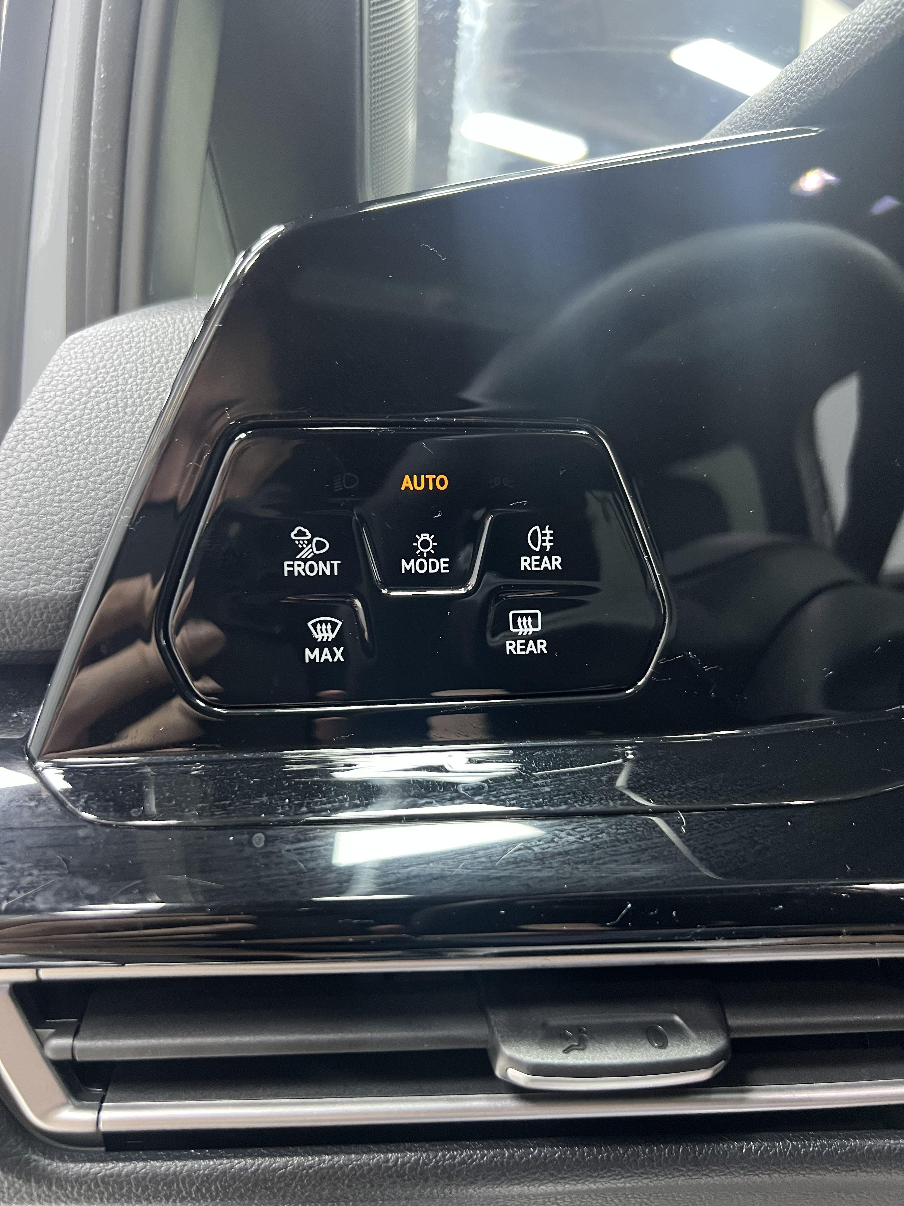 Volkswagen Golf Sportsvan 2023 thumb 7