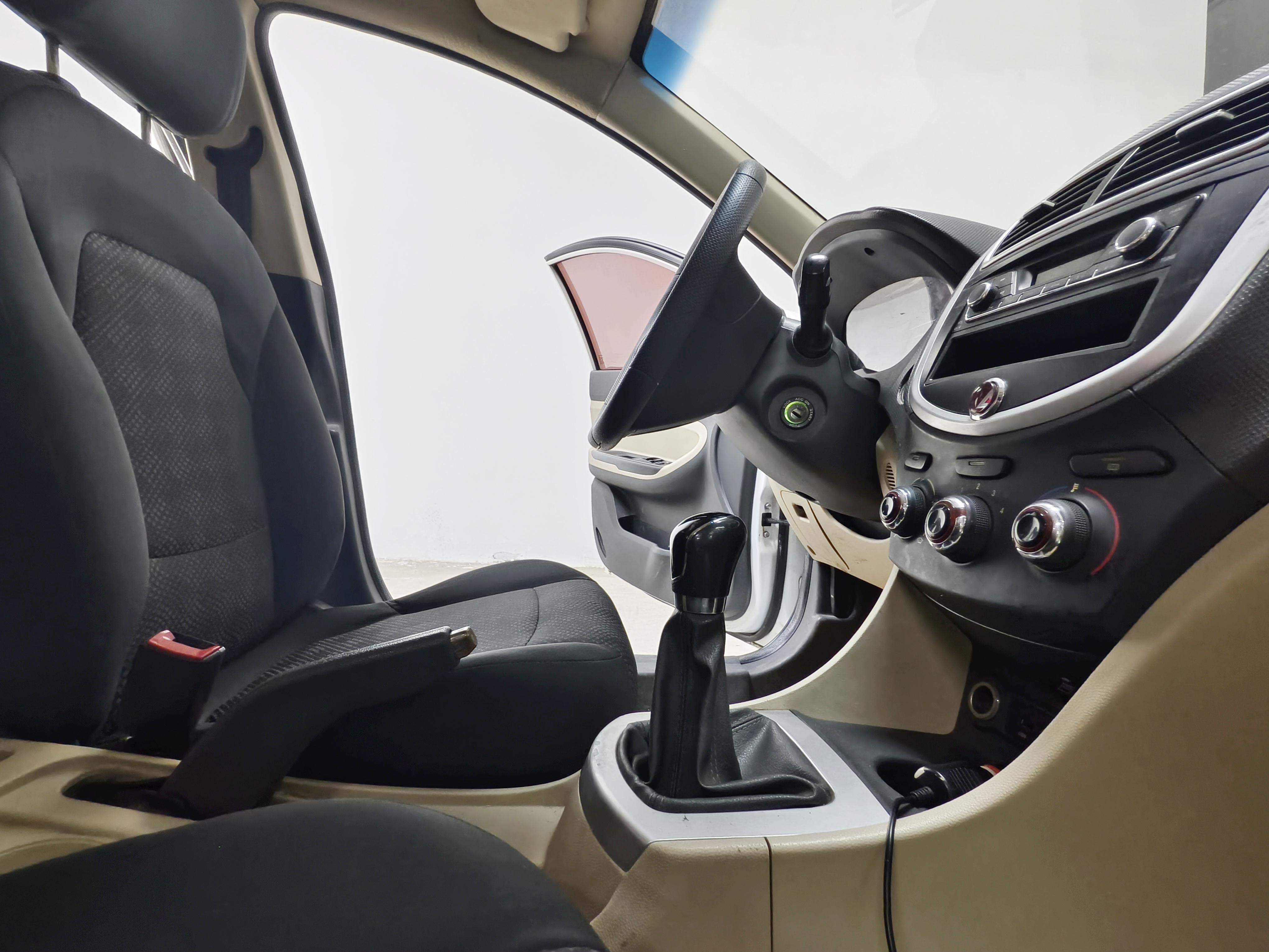 JAC A30 2014 thumb 10