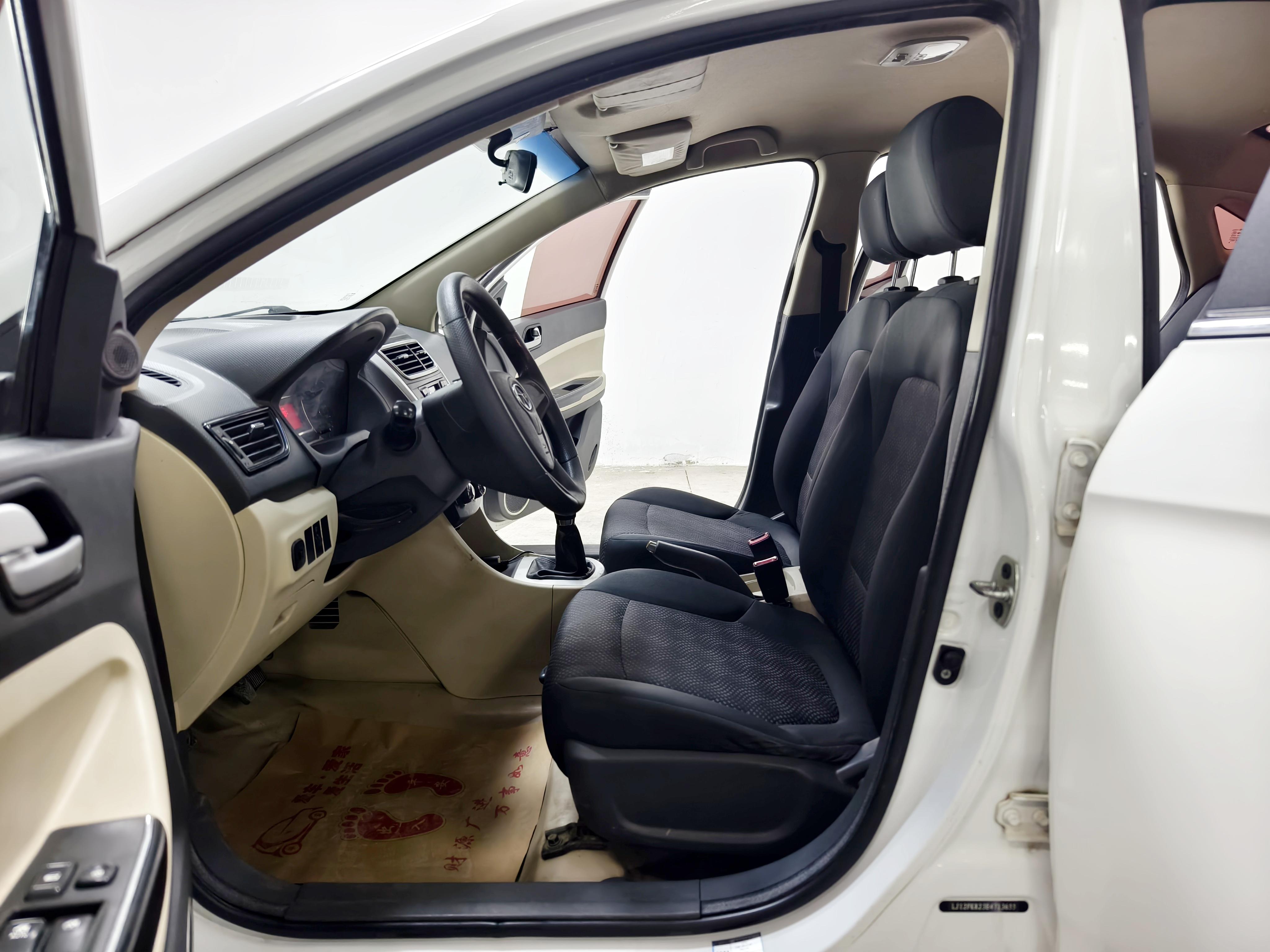 JAC A30 2014 thumb 11