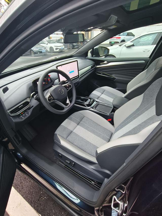 Volkswagen ID.4 2025 thumb 6
