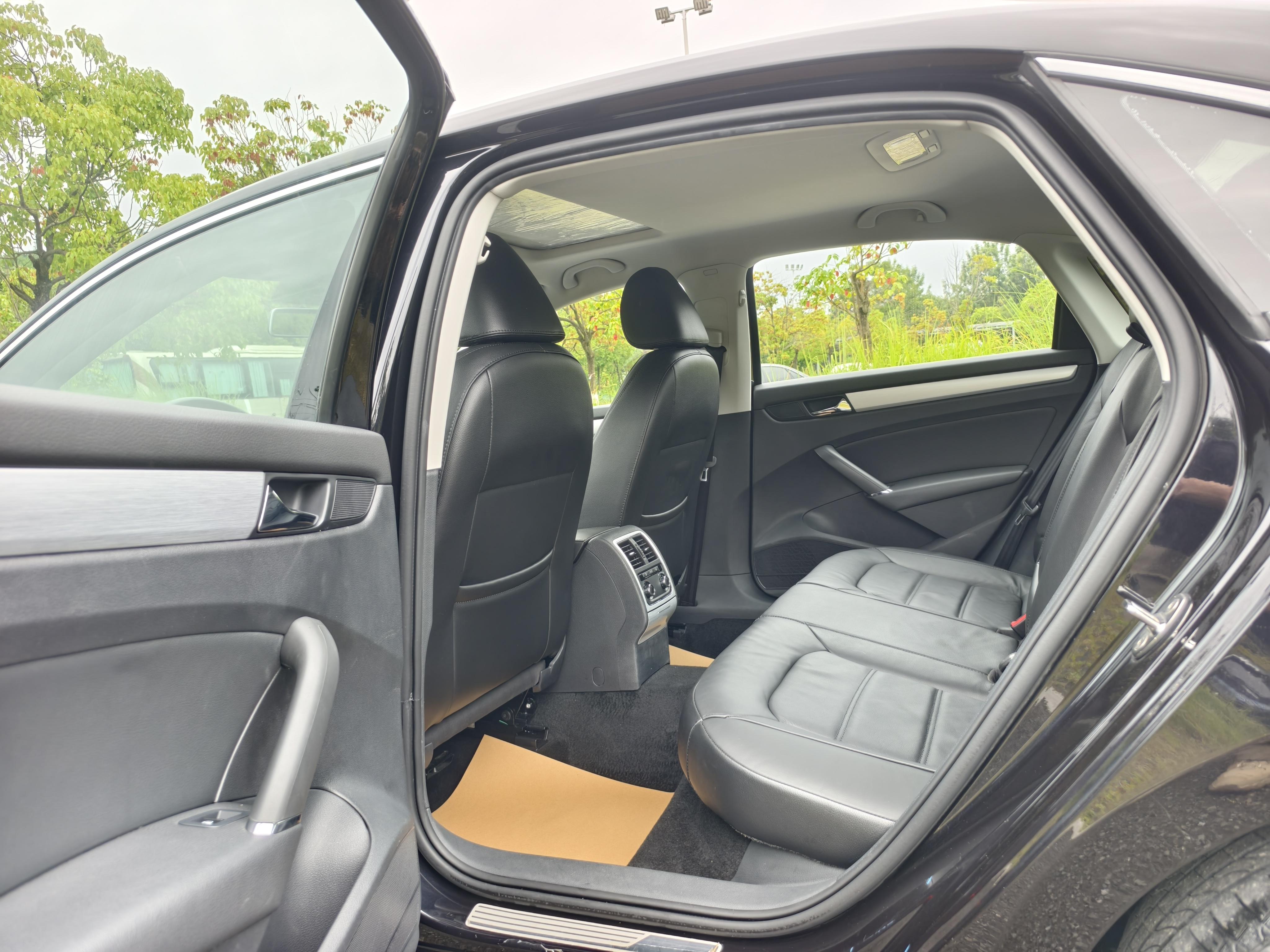 Volkswagen Passat (North America and China) 2015 thumb 12