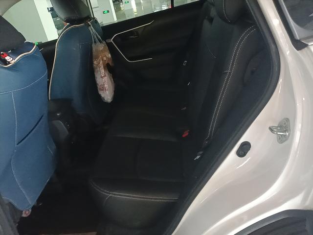 Toyota RAV4 2024 thumb 10