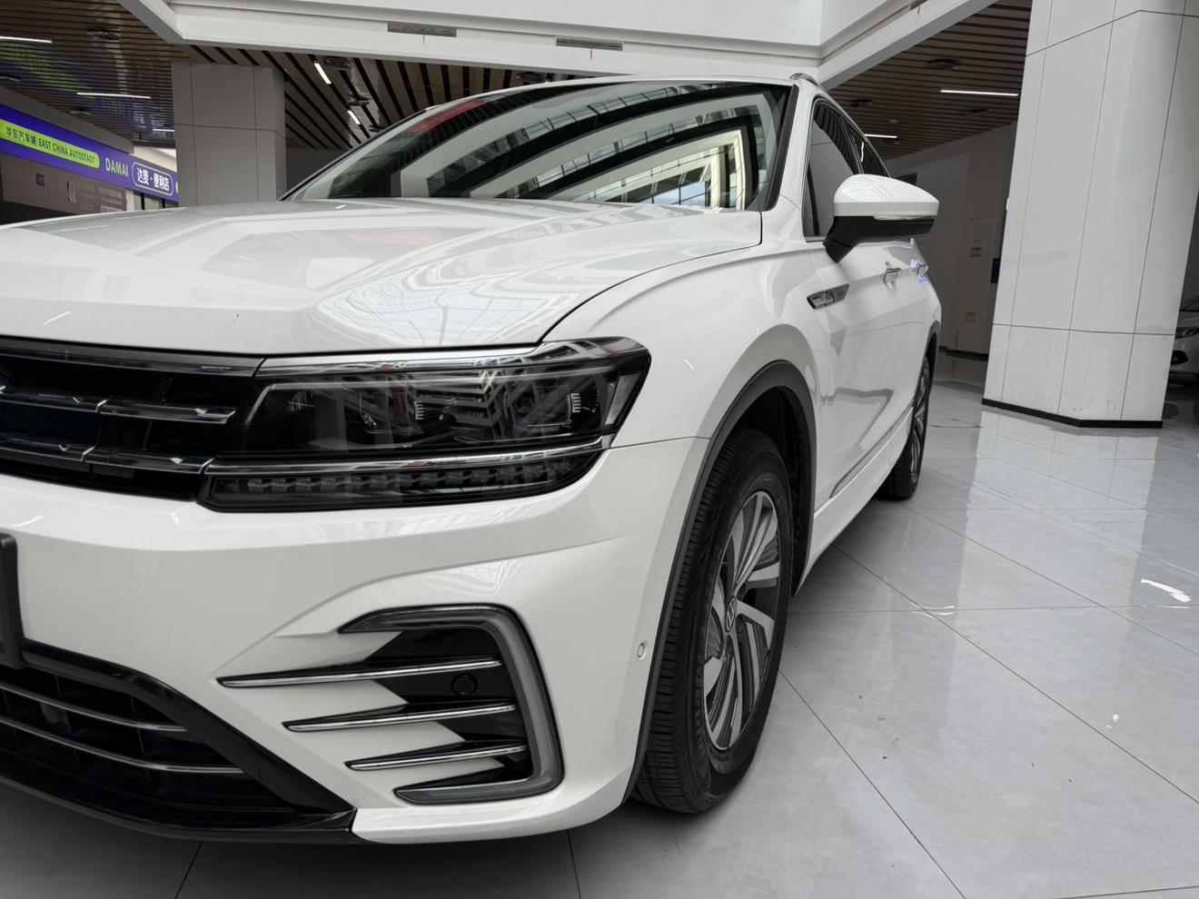 Volkswagen Tiguan 2021 thumb 9