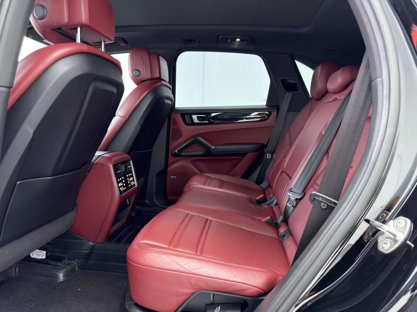 Porsche Cayenne 2022 thumb 9