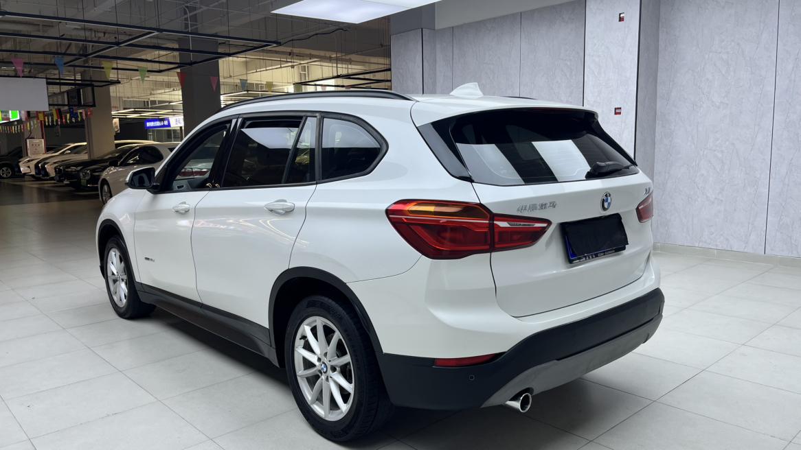 BMW X1 2018 thumb 2