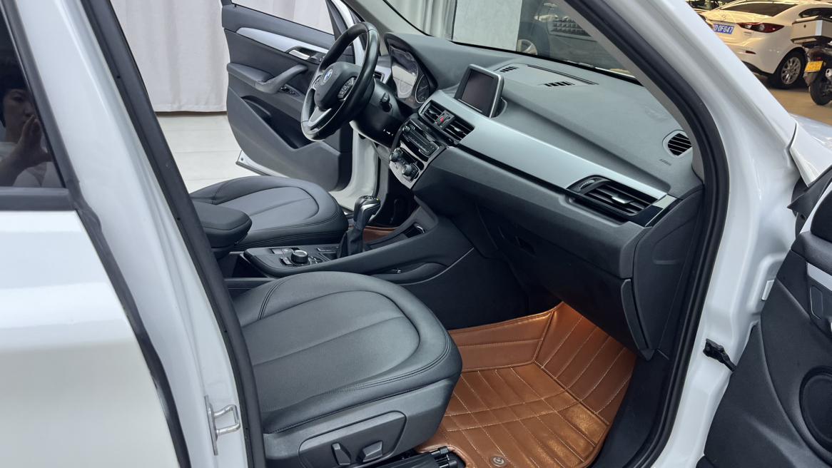 BMW X1 2018 thumb 6