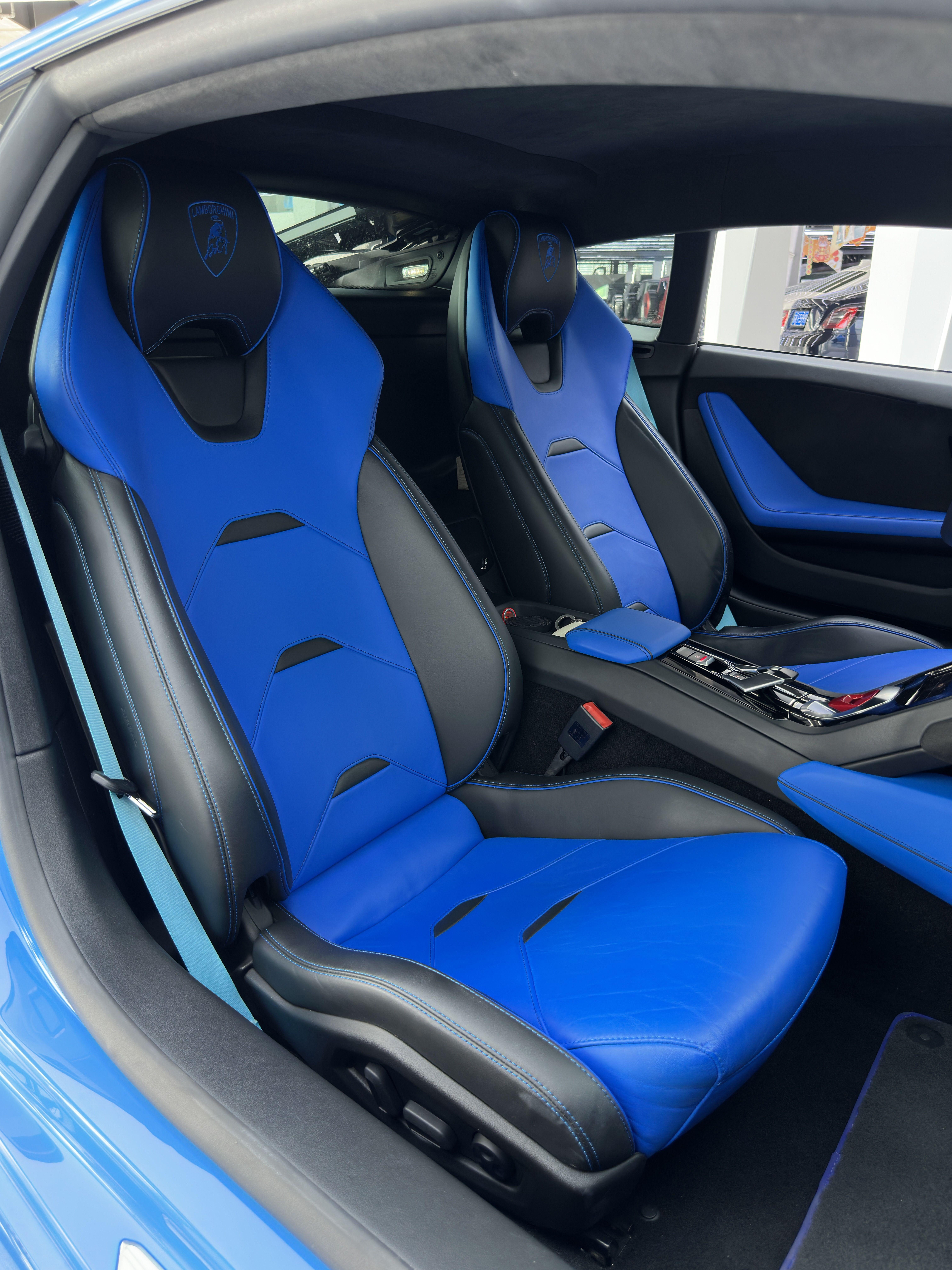 Lamborghini Huracán 2020 thumb 6