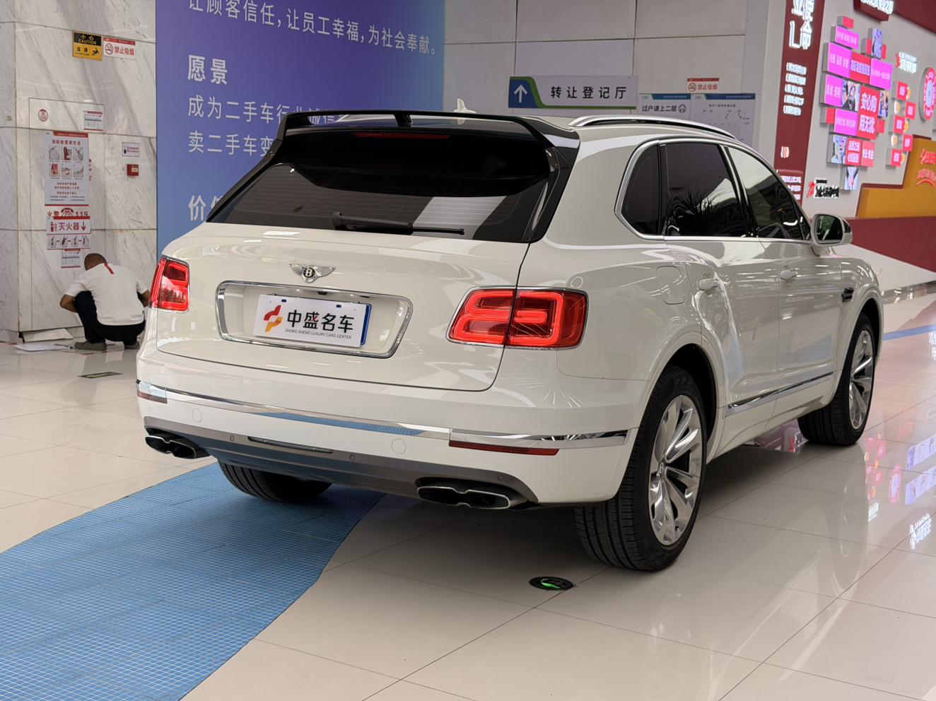 Bentley Tian Yue 2018 thumb 2