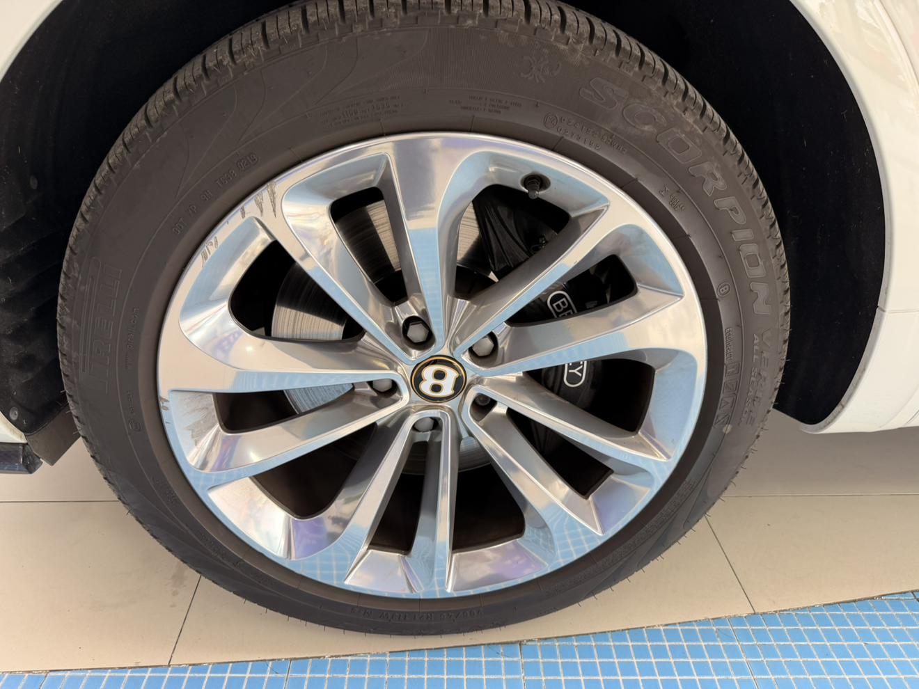 Bentley Tian Yue 2018 thumb 6