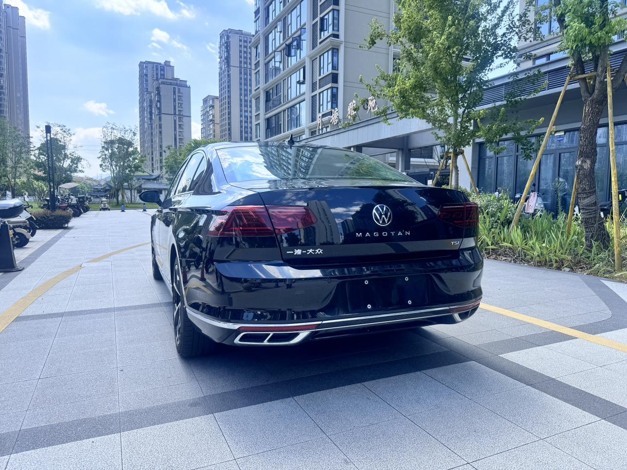 Volkswagen Magotan 2025 thumb 2