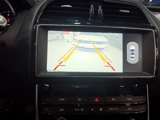 Jaguar XEL 2019 thumb 10