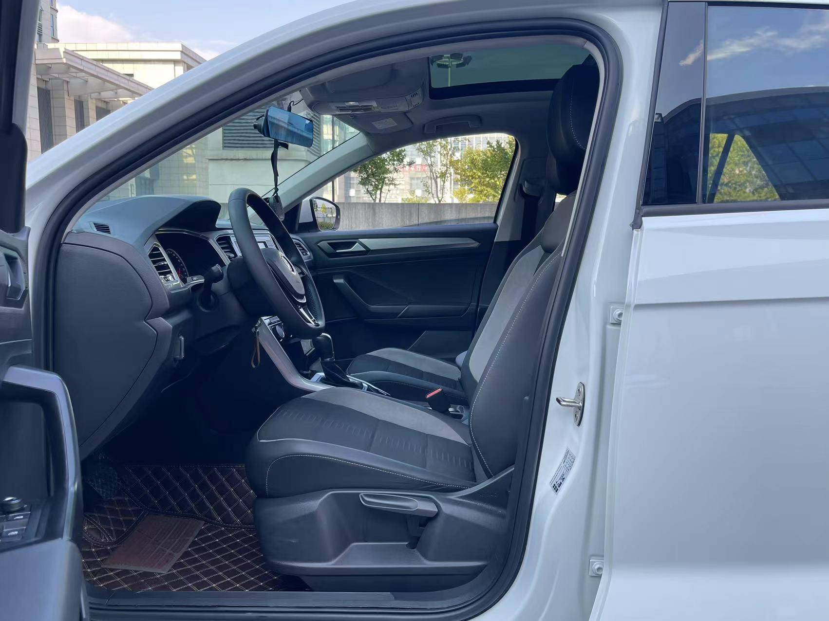 Volkswagen T-Roc 2020 thumb 10