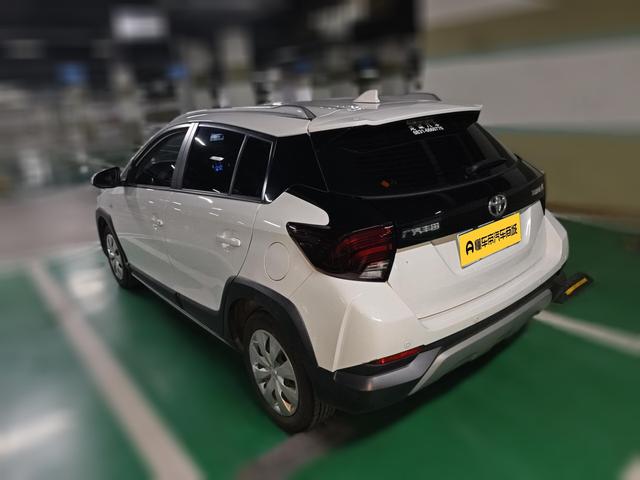Toyota Yaris 2022 thumb 2