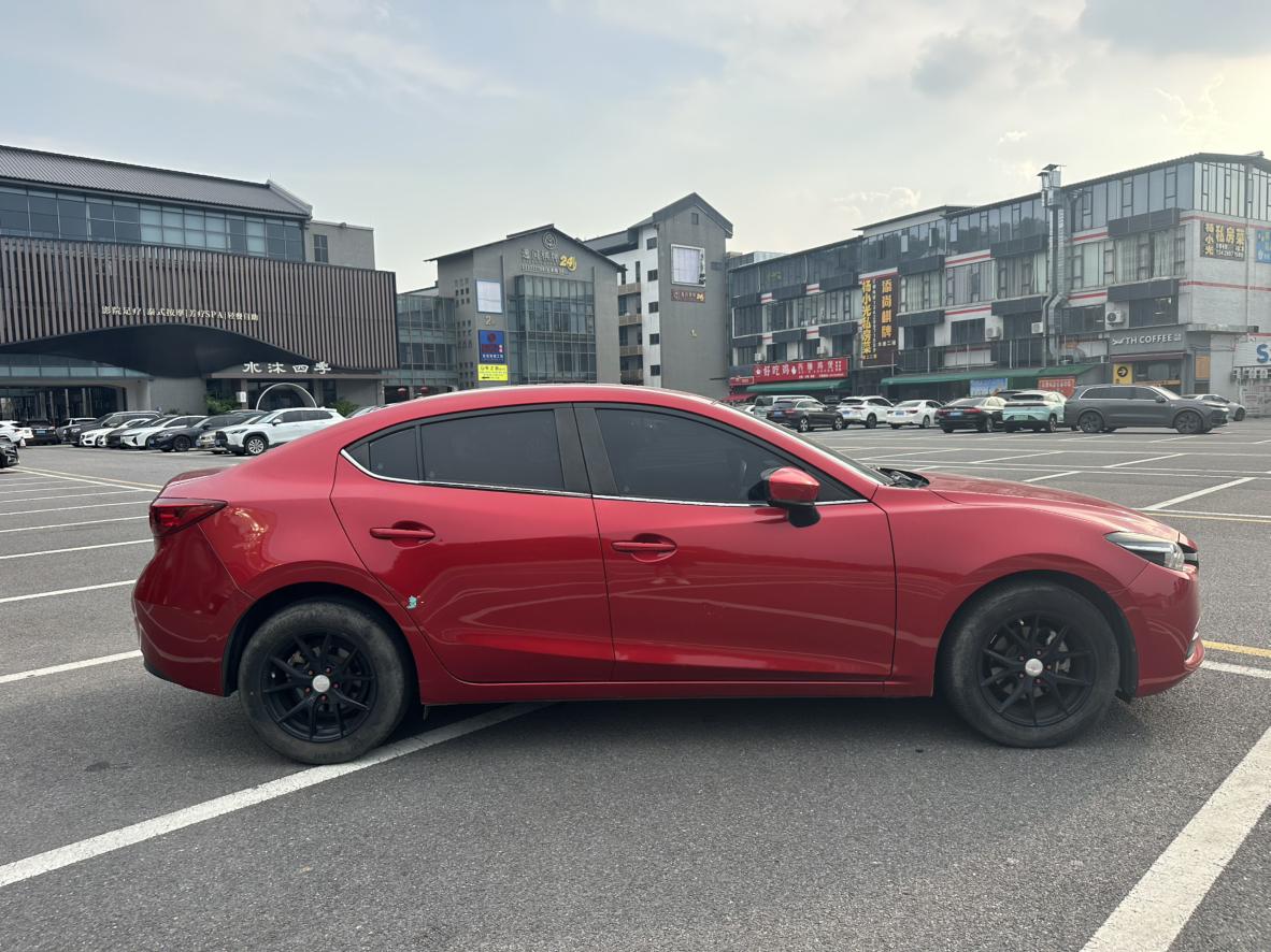Mazda 3 2017 thumb 6