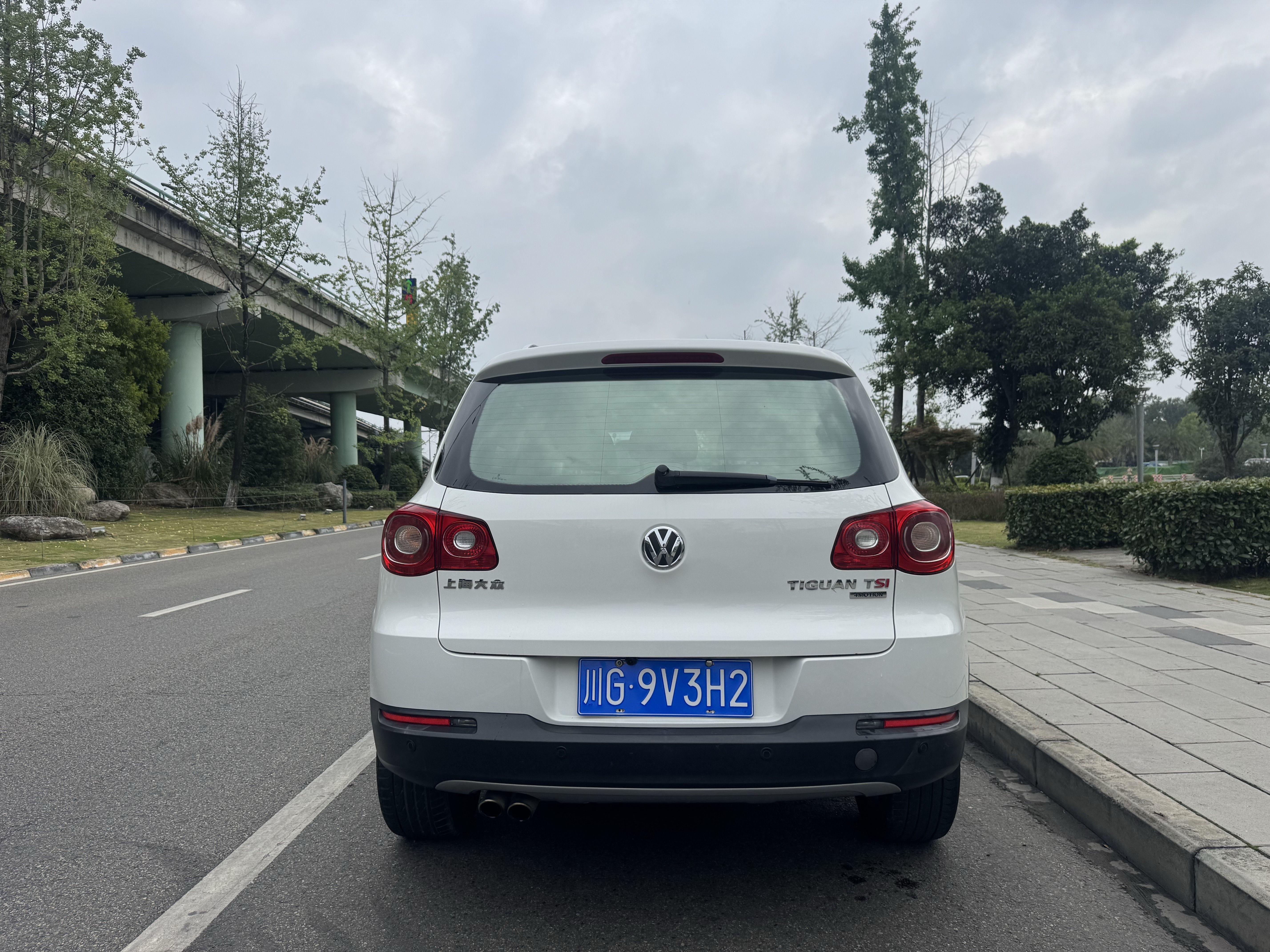Volkswagen Tiguan 2012 thumb 3