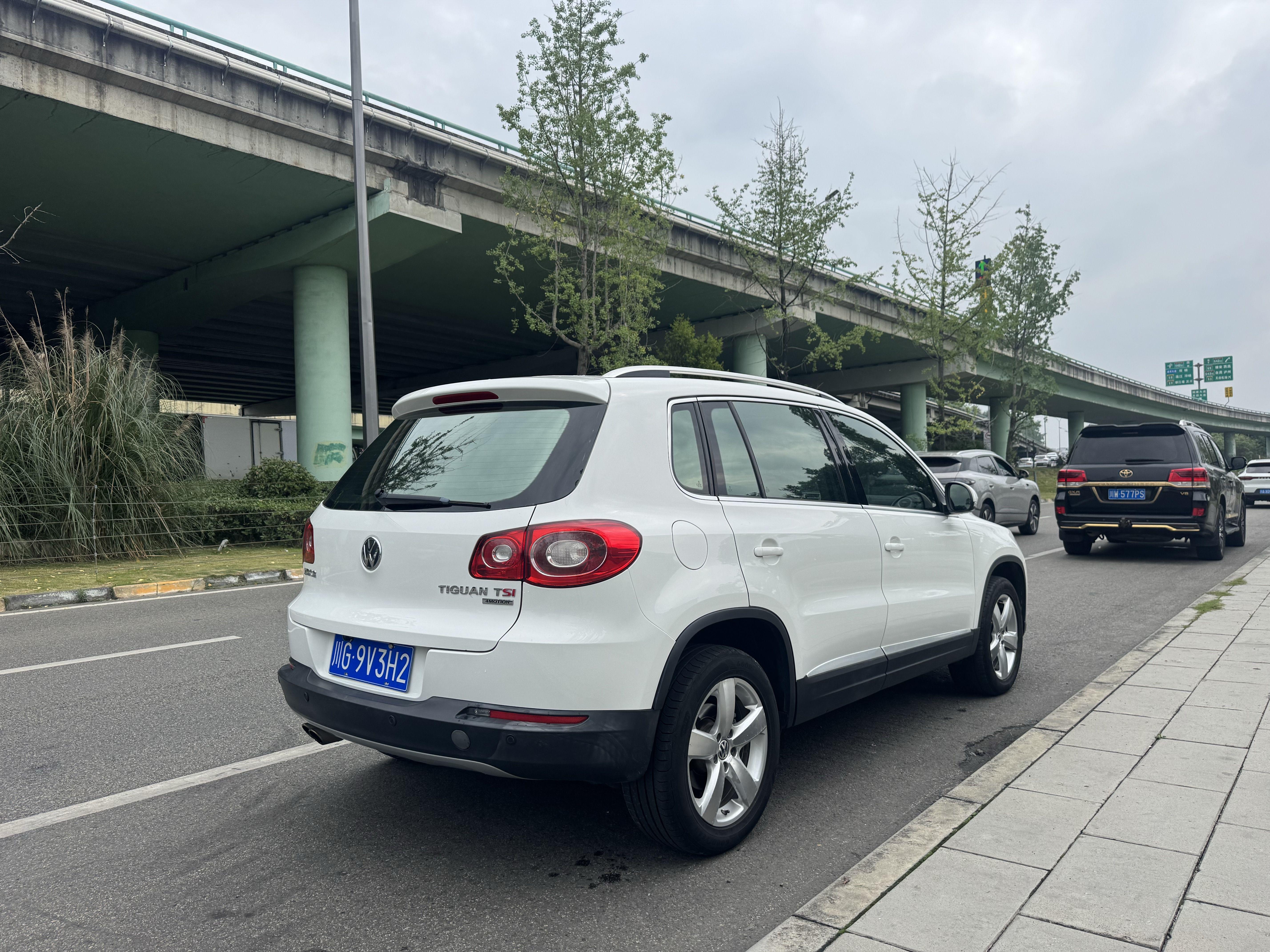 Volkswagen Tiguan 2012 thumb 4