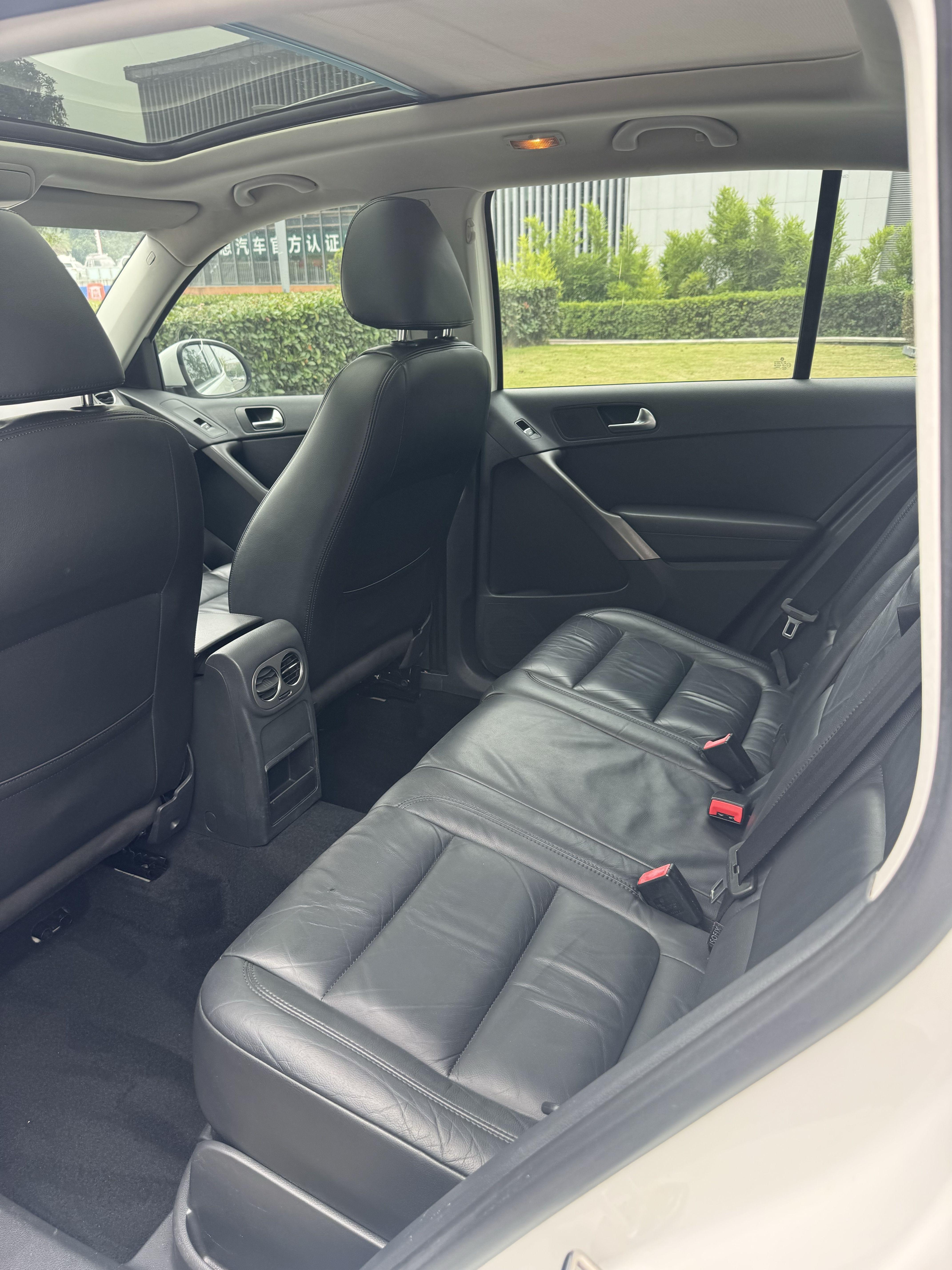 Volkswagen Tiguan 2012 thumb 7