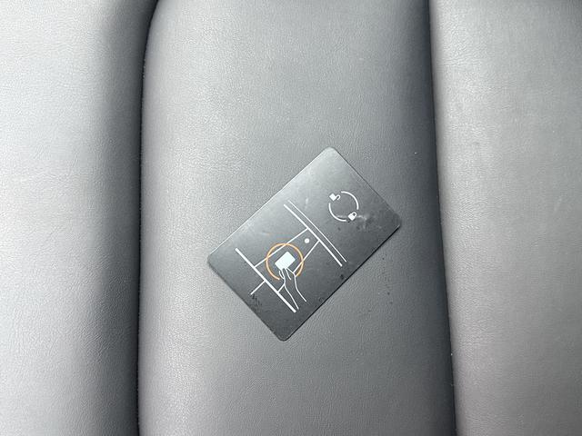 Tesla Model Y 2021 thumb 9
