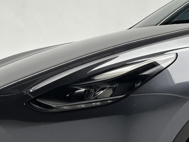 Tesla Model Y 2021 thumb 10