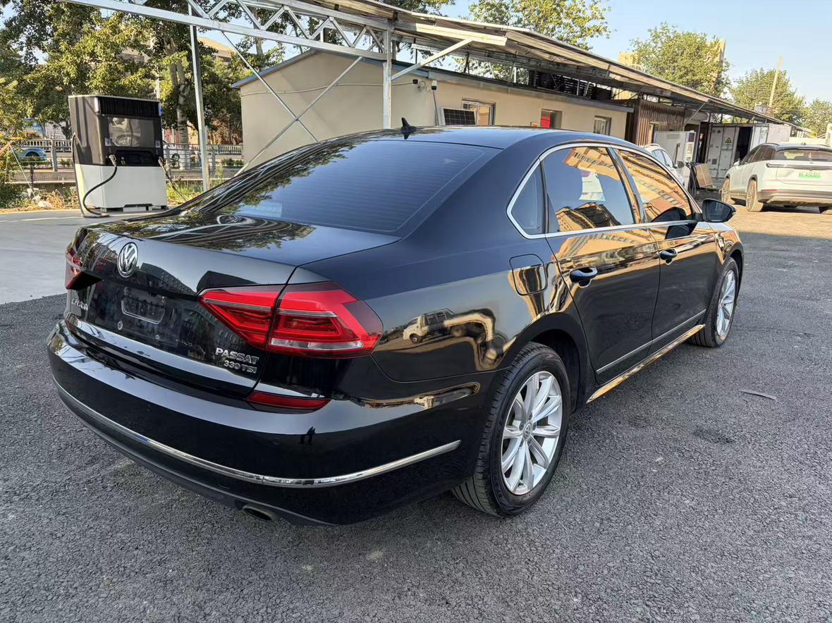Volkswagen Passat (North America and China) 2017 thumb 4