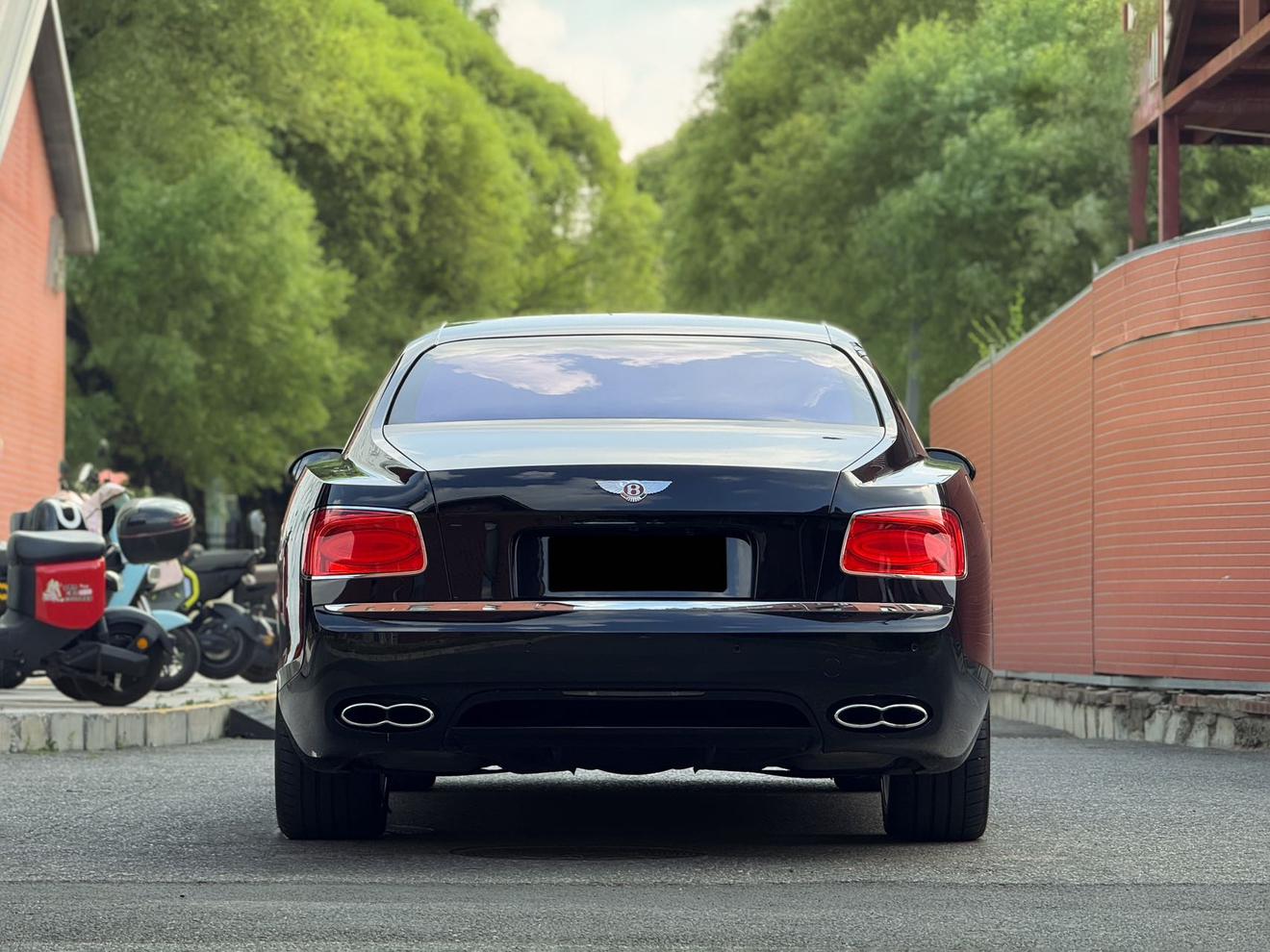 Bentley Fei Chi 2017 thumb 3