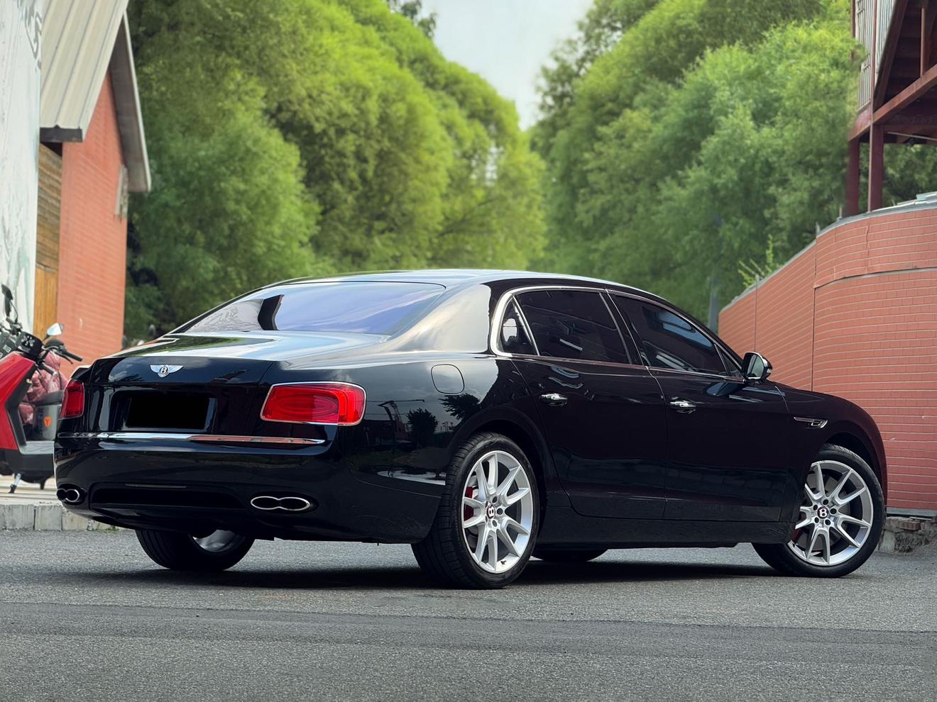 Bentley Fei Chi 2017 thumb 4