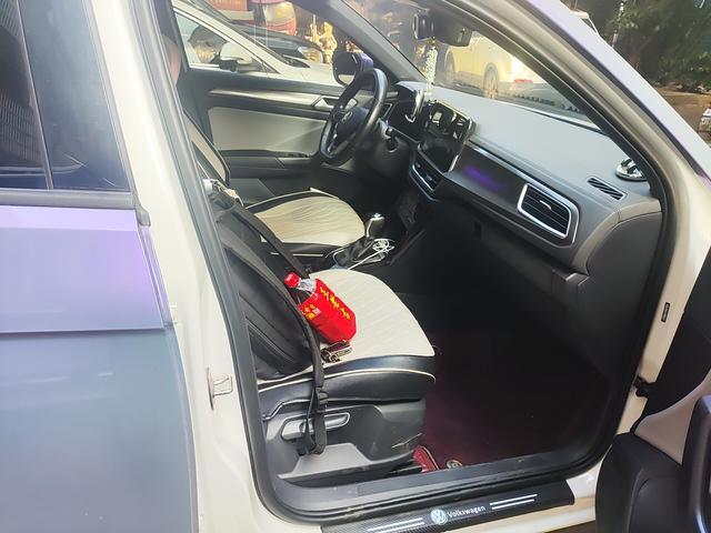 Volkswagen T-Roc 2023 thumb 9