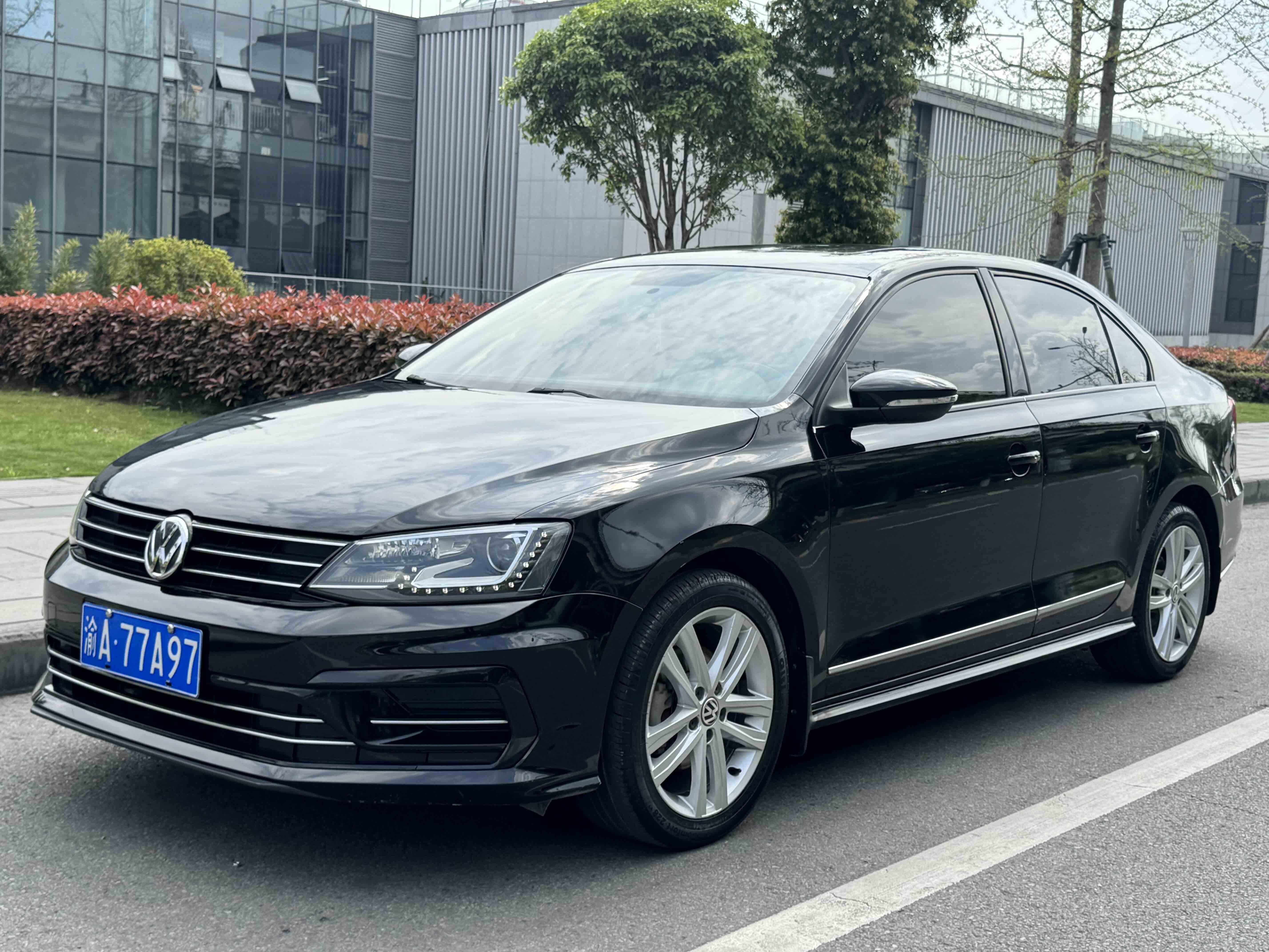 Volkswagen Sagitar 2018 thumb 8