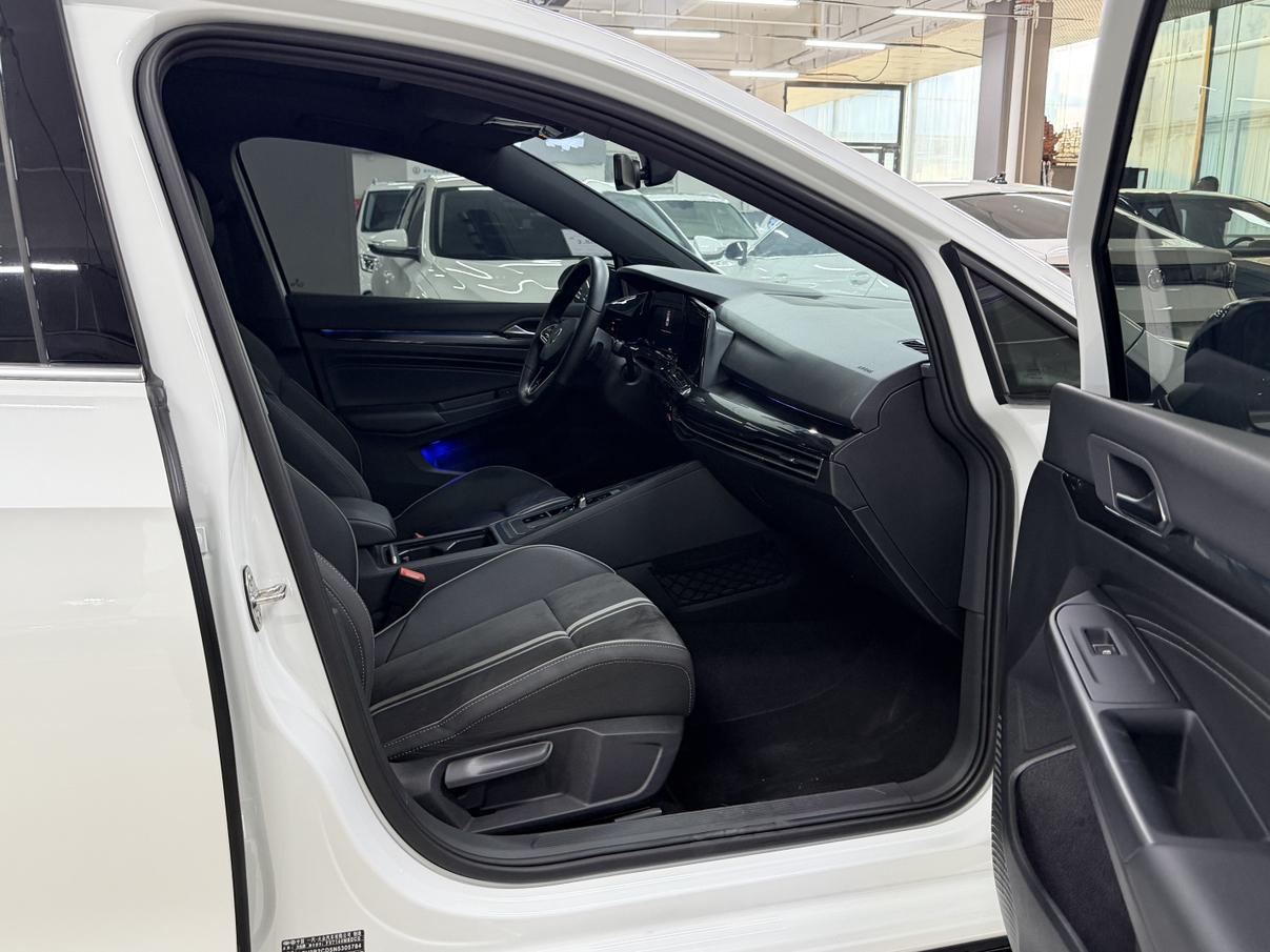 Volkswagen Golf Sportsvan 2023 thumb 6