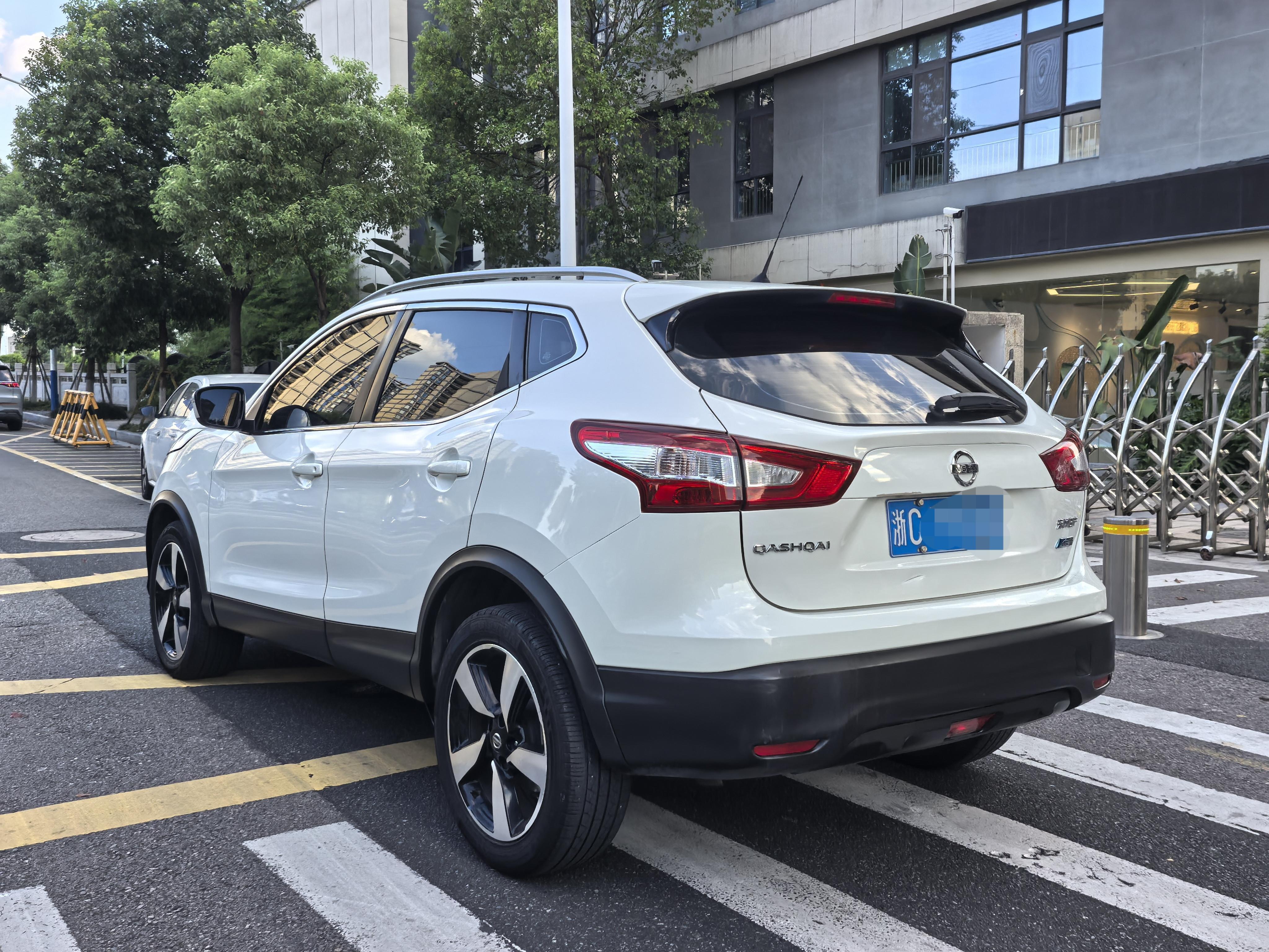 Nissan Qashqai+2 2017 thumb 2