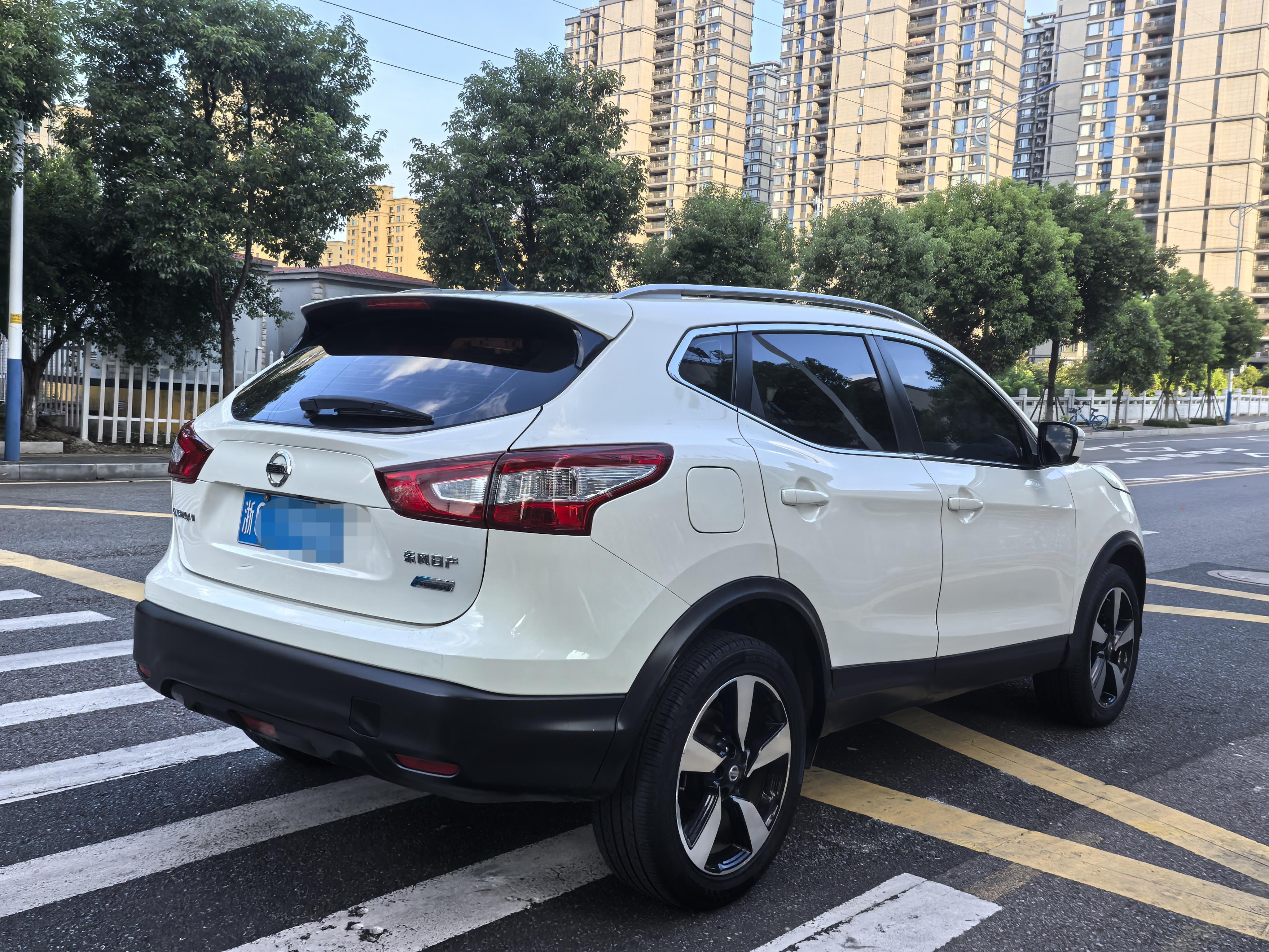 Nissan Qashqai+2 2017 thumb 4