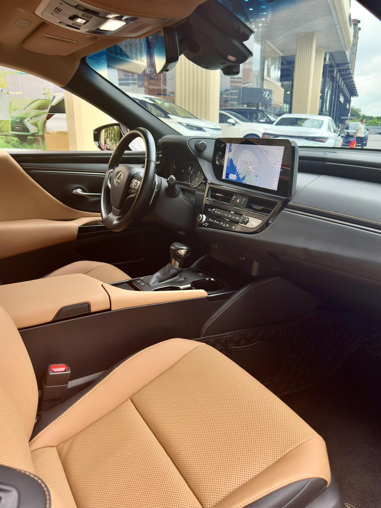 Lexus ES 2022 thumb 4