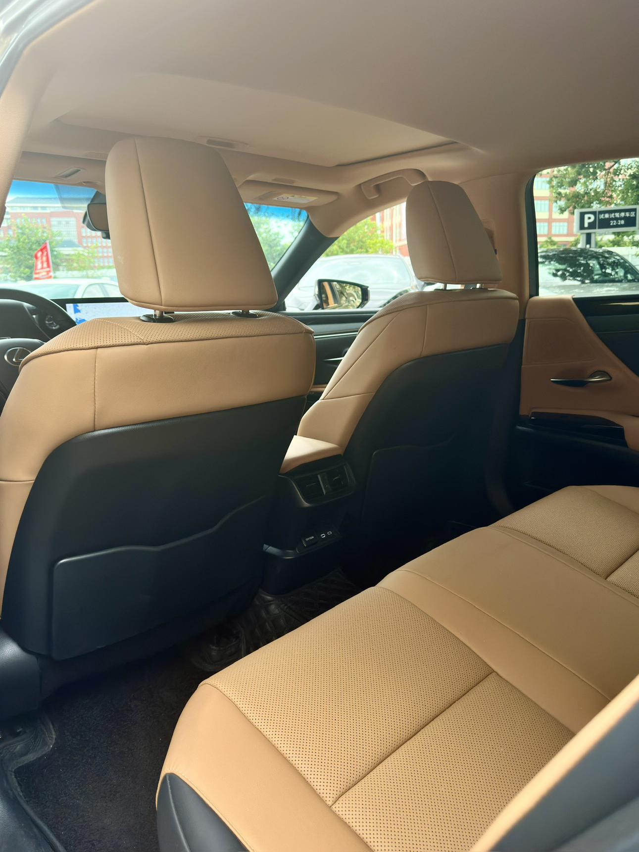 Lexus ES 2022 thumb 8