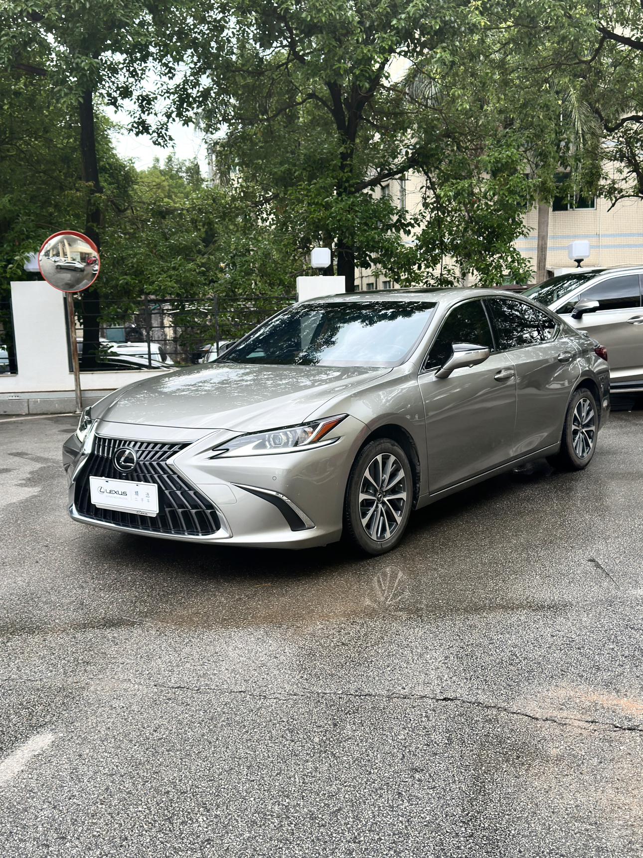 Lexus ES 2022 thumb 9
