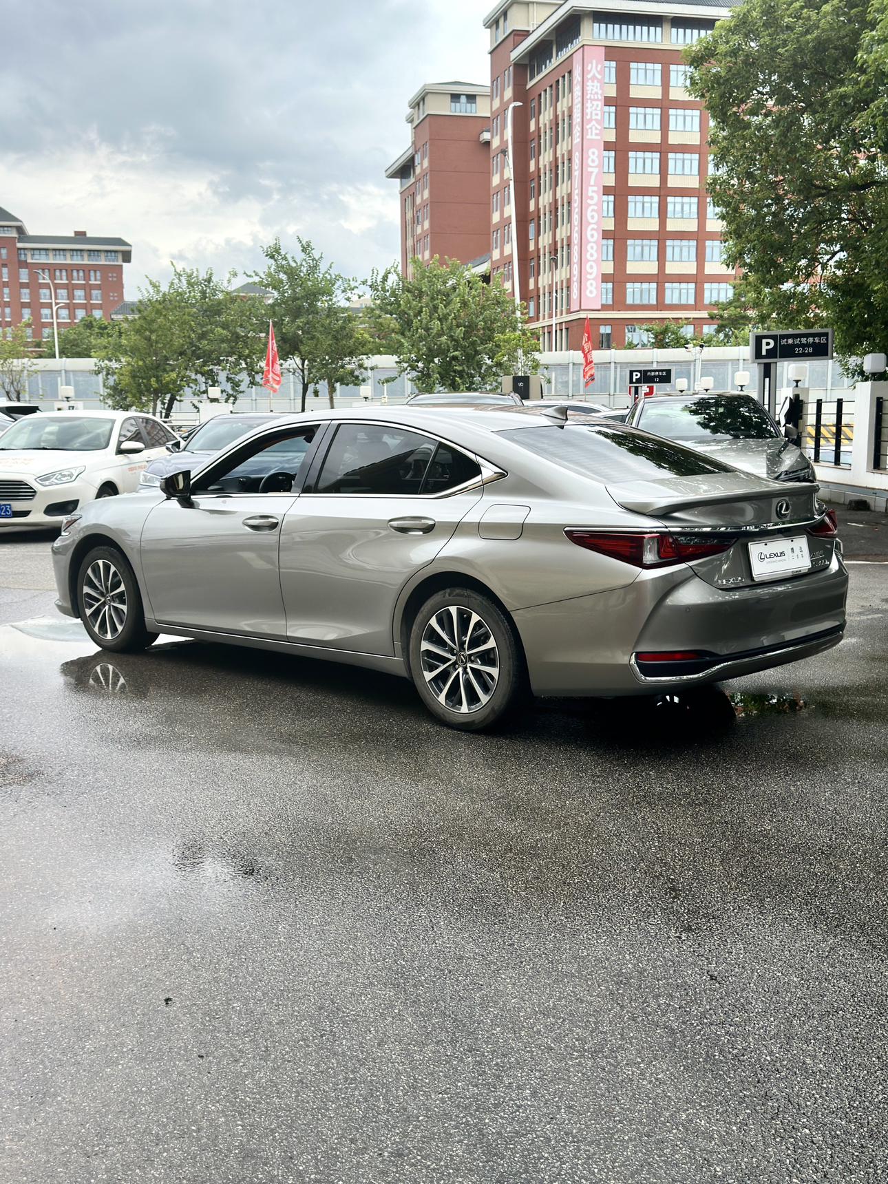 Lexus ES 2022 thumb 11