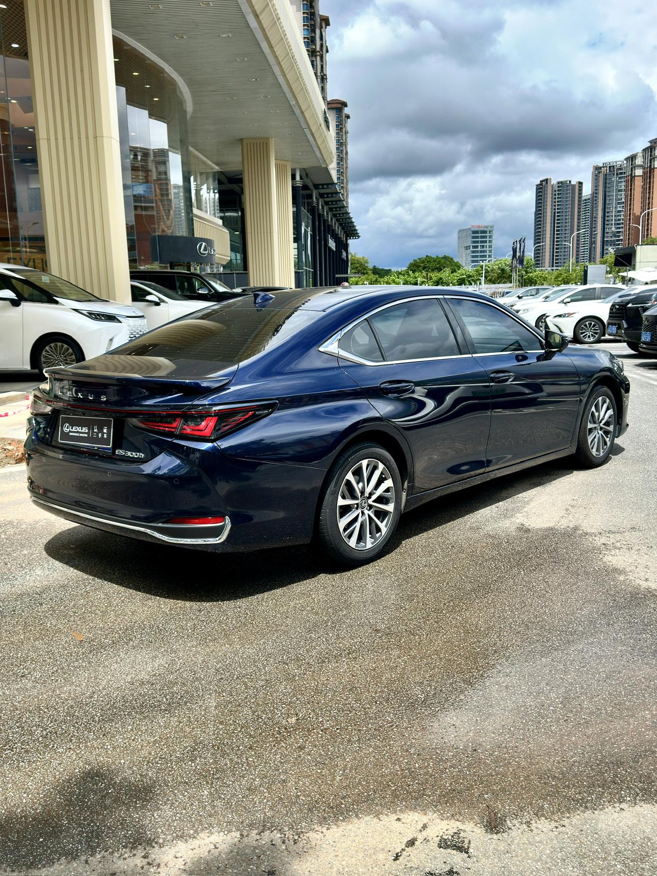 Lexus ES 2025 thumb 12