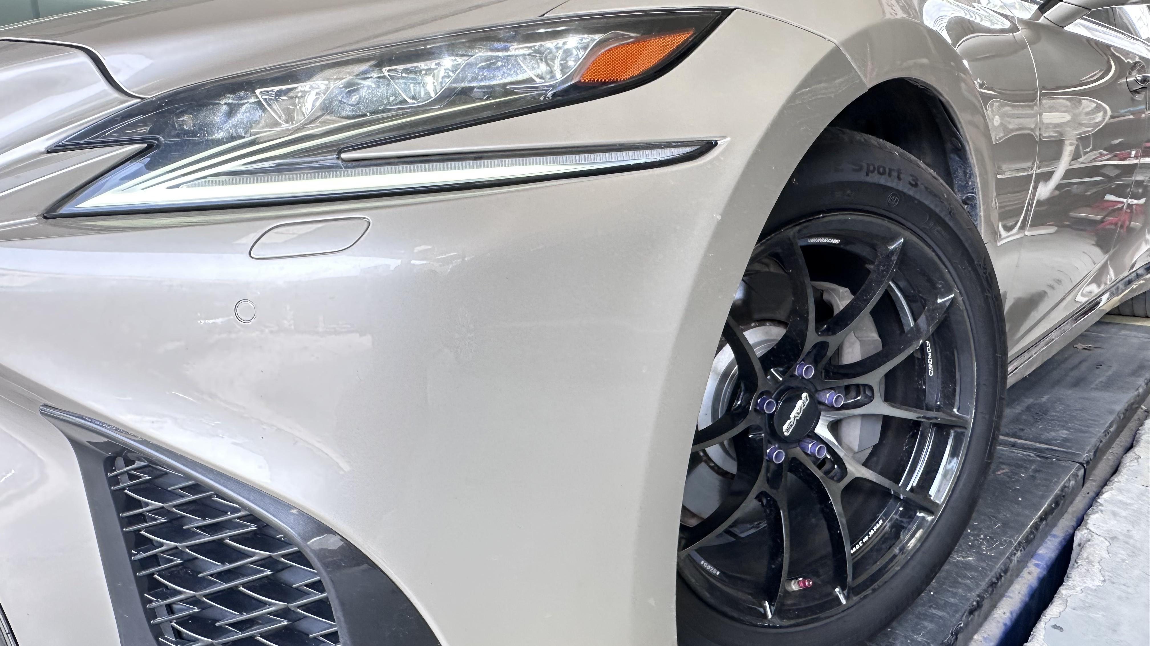 Lexus LS 2018 thumb 3