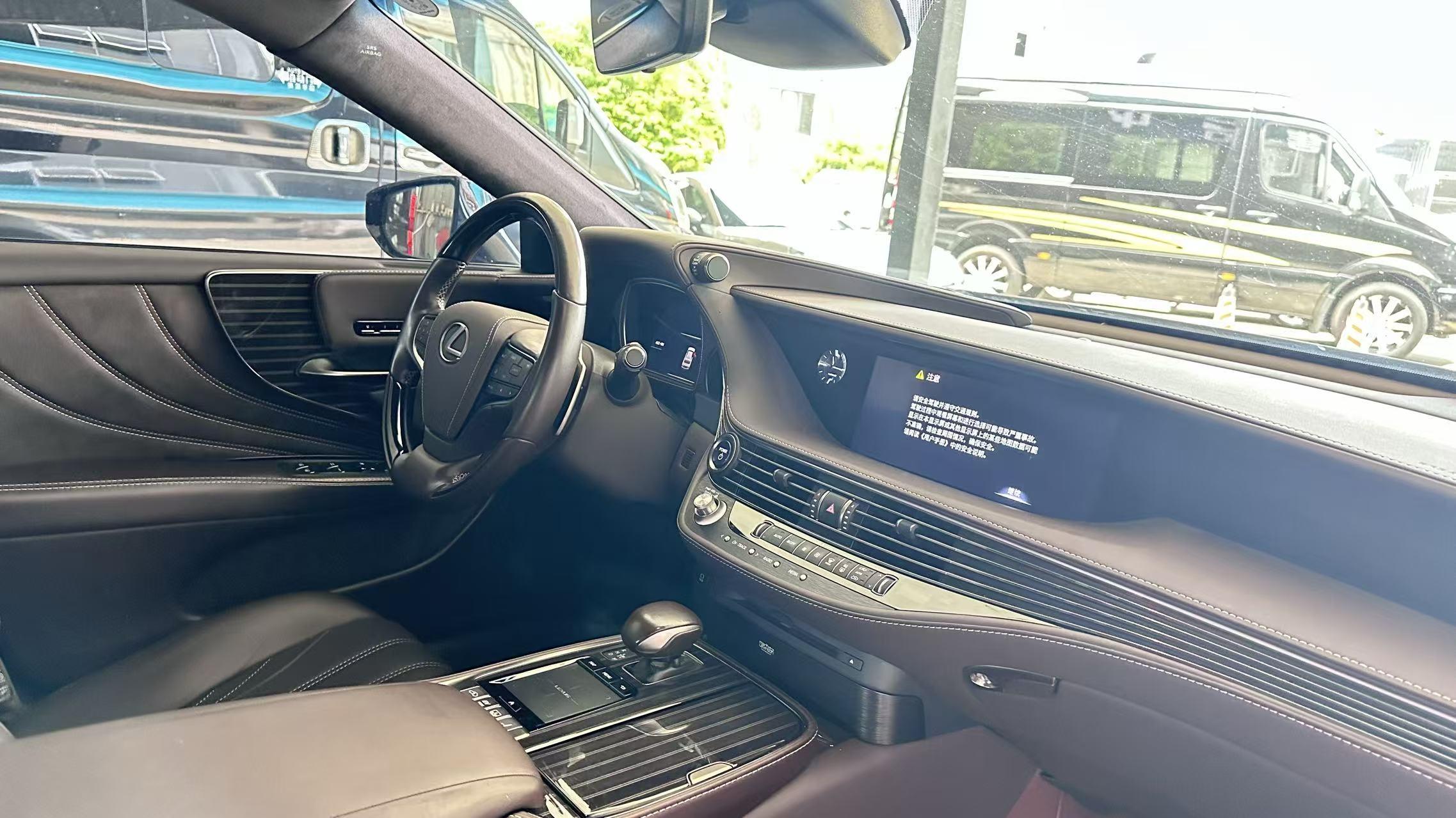 Lexus LS 2018 thumb 5