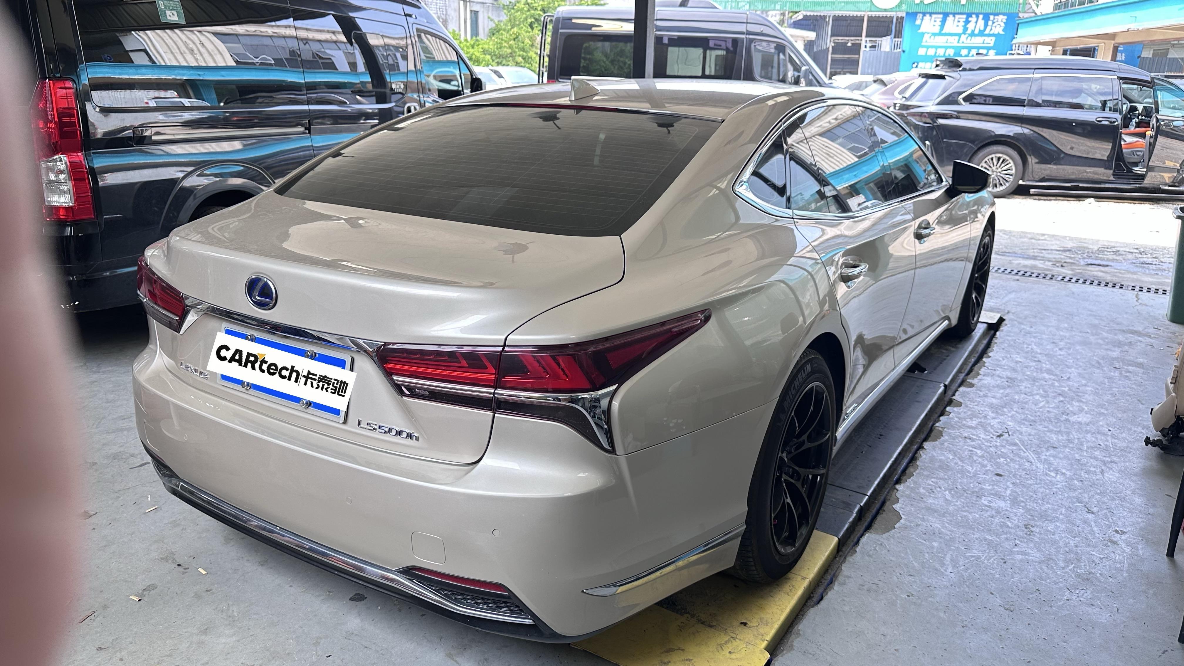 Lexus LS 2018 thumb 10